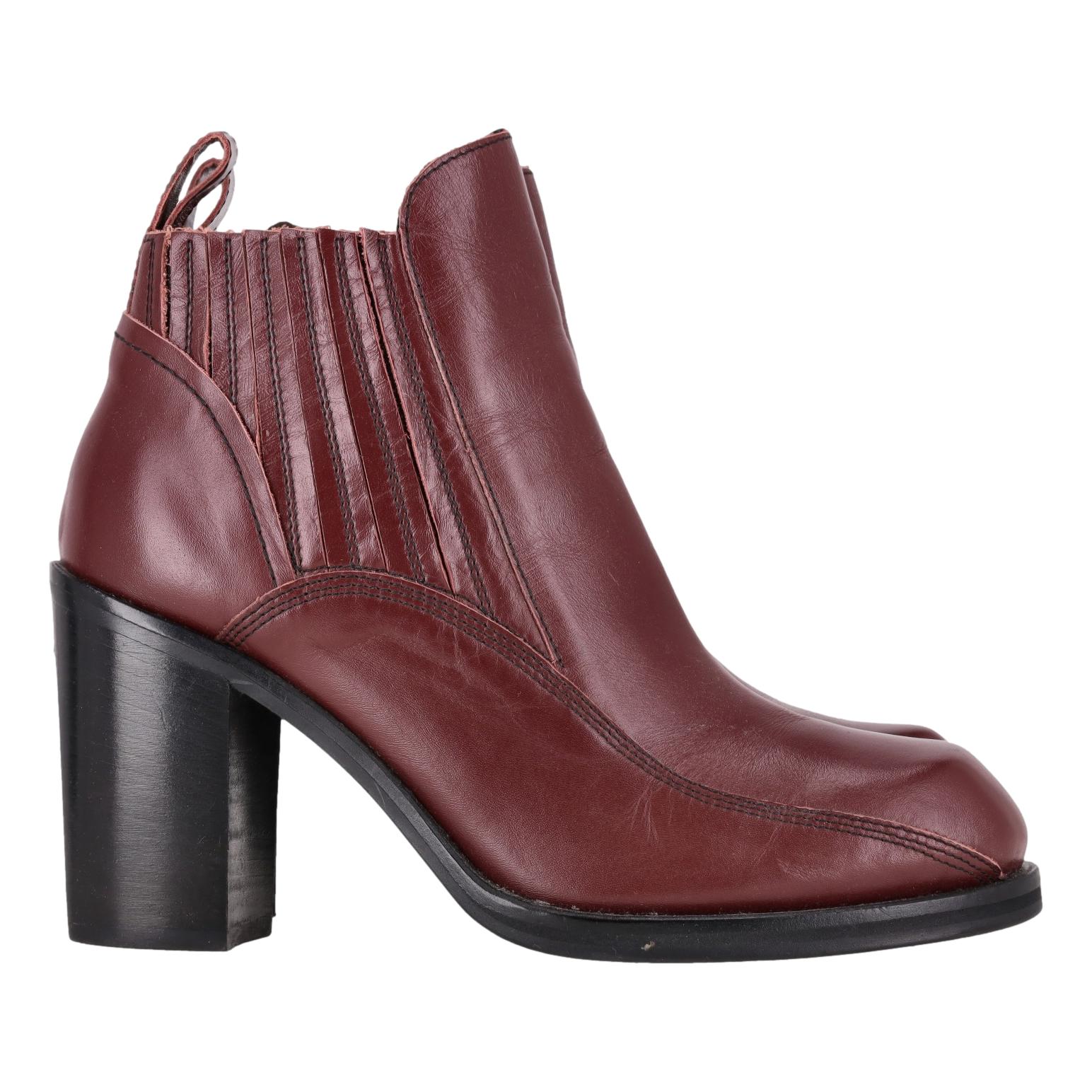 Alexander McQueen Block Heel Leather Chelsea Boots. Size 38 - Image 3