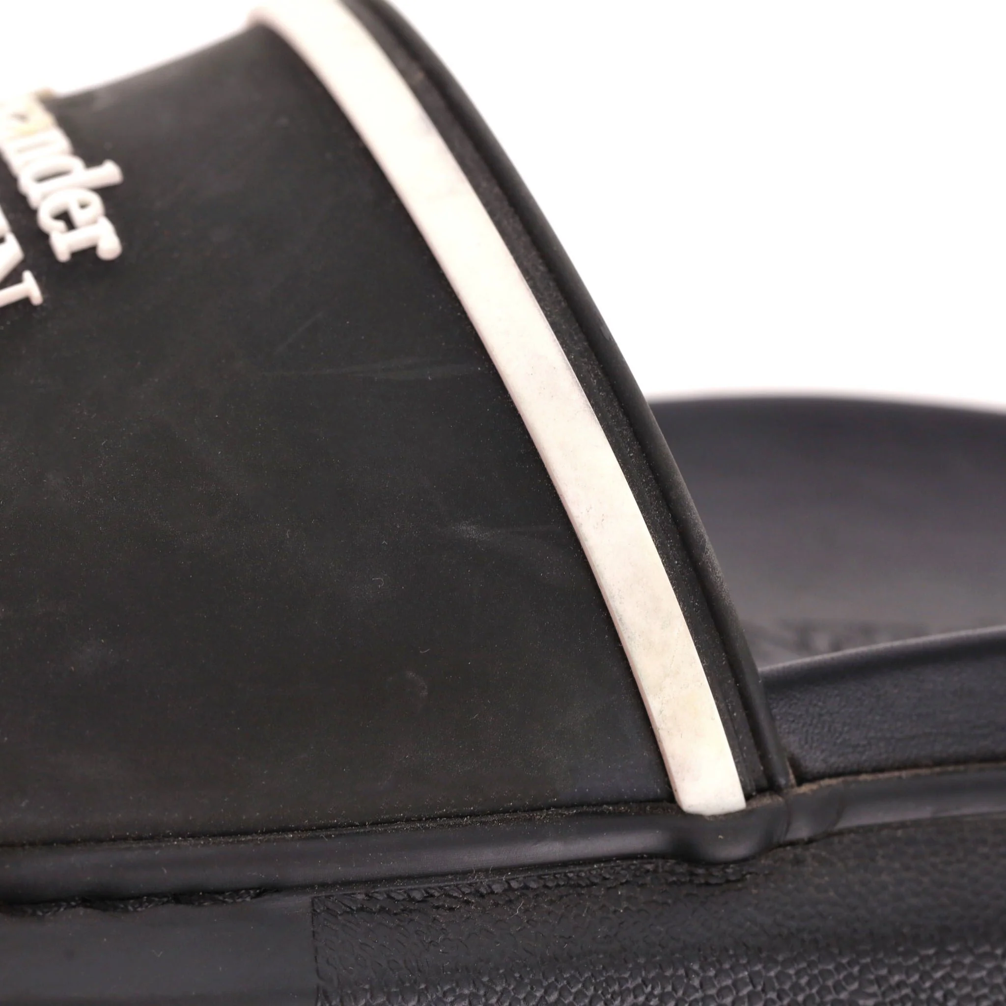 Alexander McQueen Logo Rubber Sliders. Size 42 - Image 8