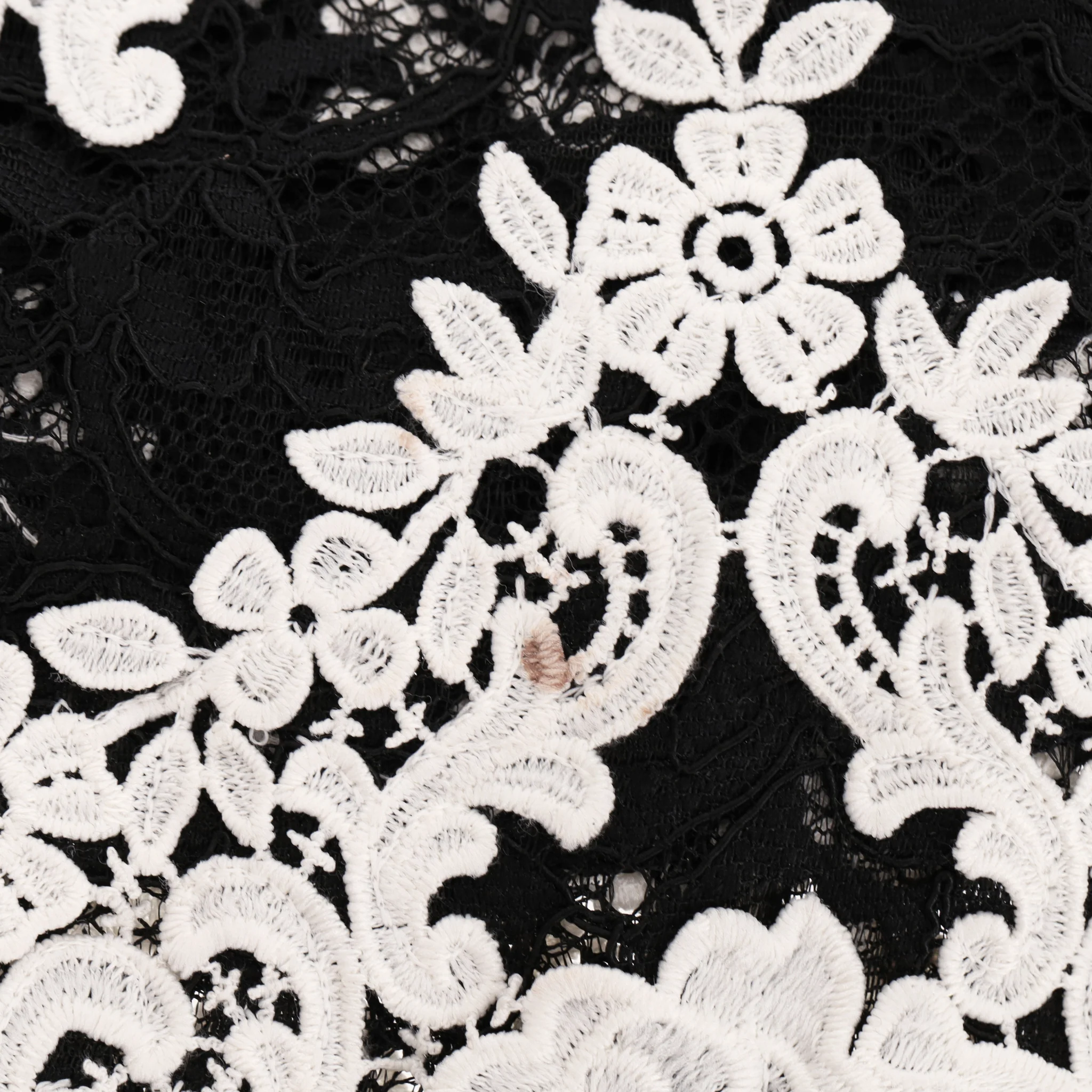 Alexis Floral Lace Detailed Midi Dress. Size M - Image 8