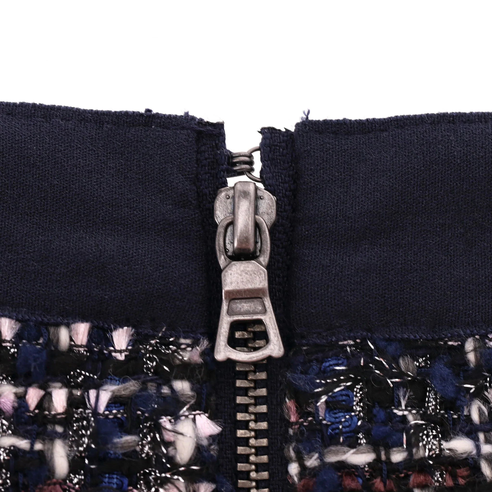 Alice + Olivia Tweed Skirt. Size M - Image 5