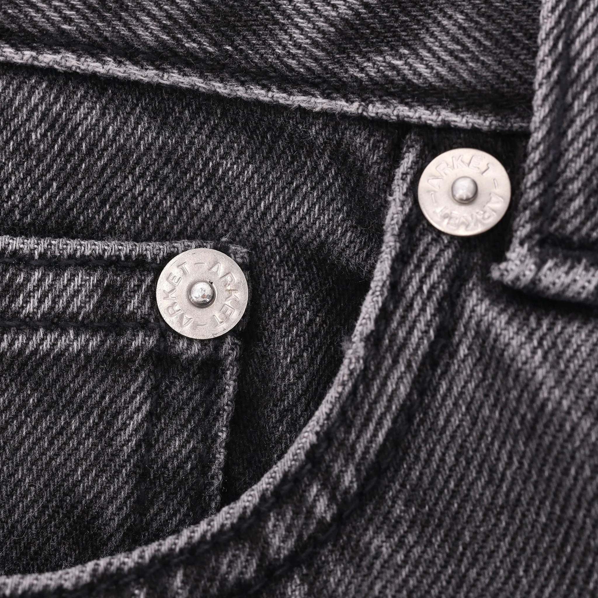 Arket Cropped Cotton Jeans. Size W30 - Image 5