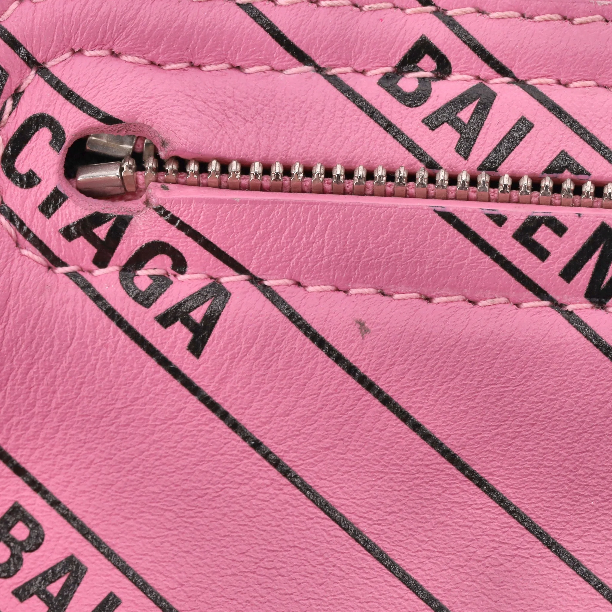 Balenciaga Logo Souvenir Leather Belt Bag - Image 11