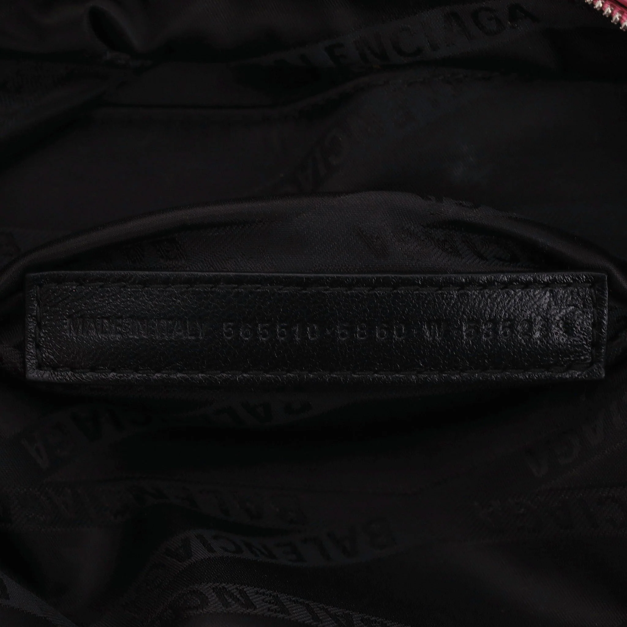 Balenciaga Logo Souvenir Leather Belt Bag - Image 8