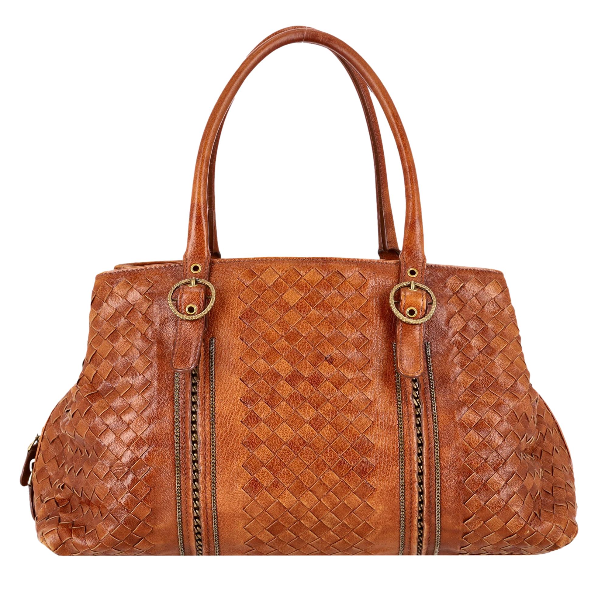Bottega Veneta Intrecciato Chain-Link Trim Leather Shoulder Bag - Image 2