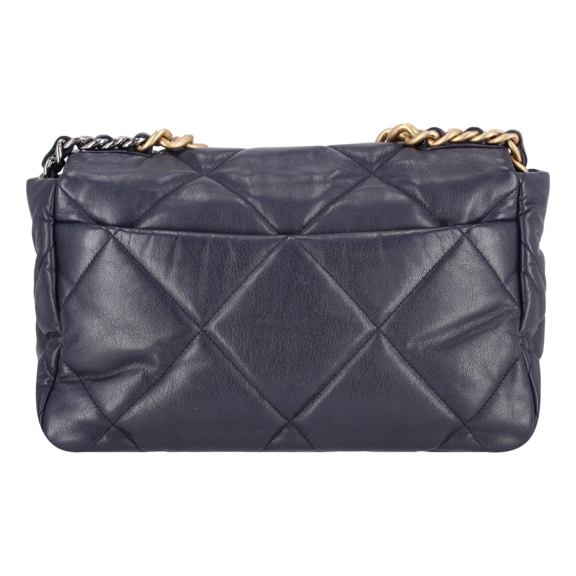 Chanel Quilted Lambskin 19 Large Model Flap Bag - Image 5
