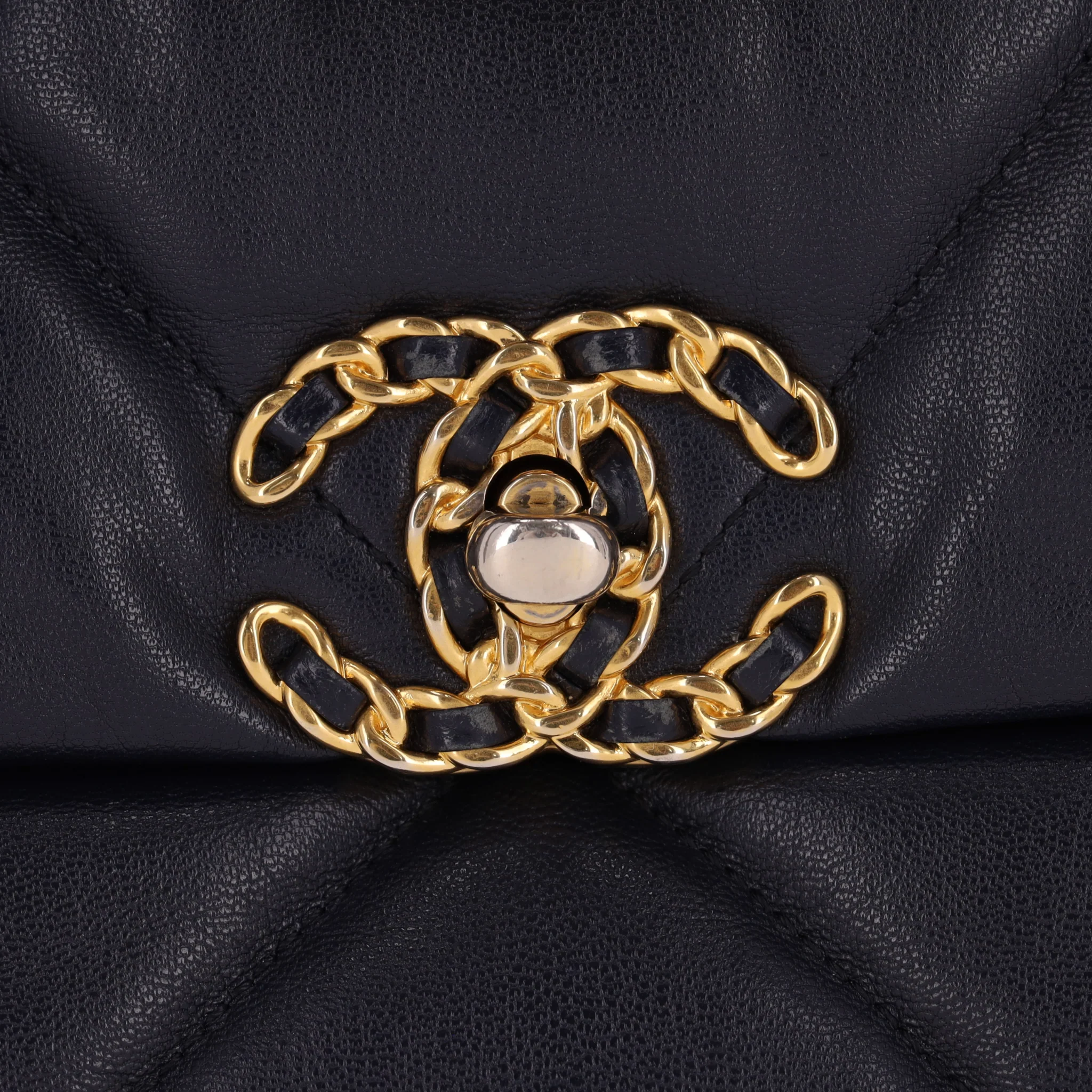 Chanel Quilted Lambskin 19 Large Model Flap Bag - Image 8