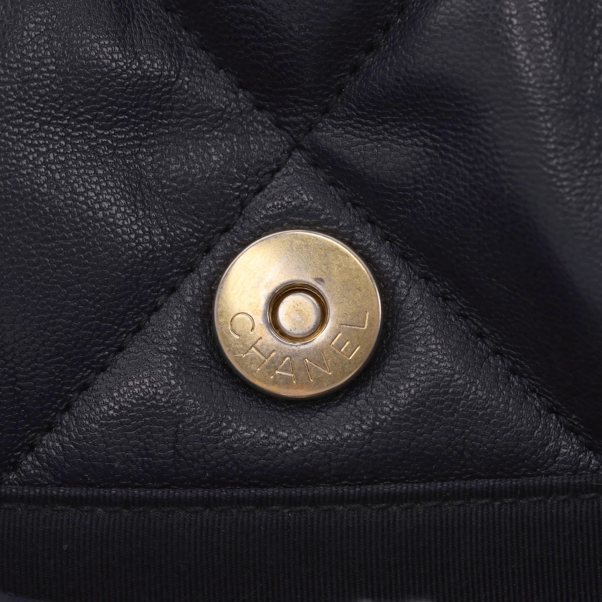 Chanel Quilted Lambskin 19 Large Model Flap Bag - Image 9