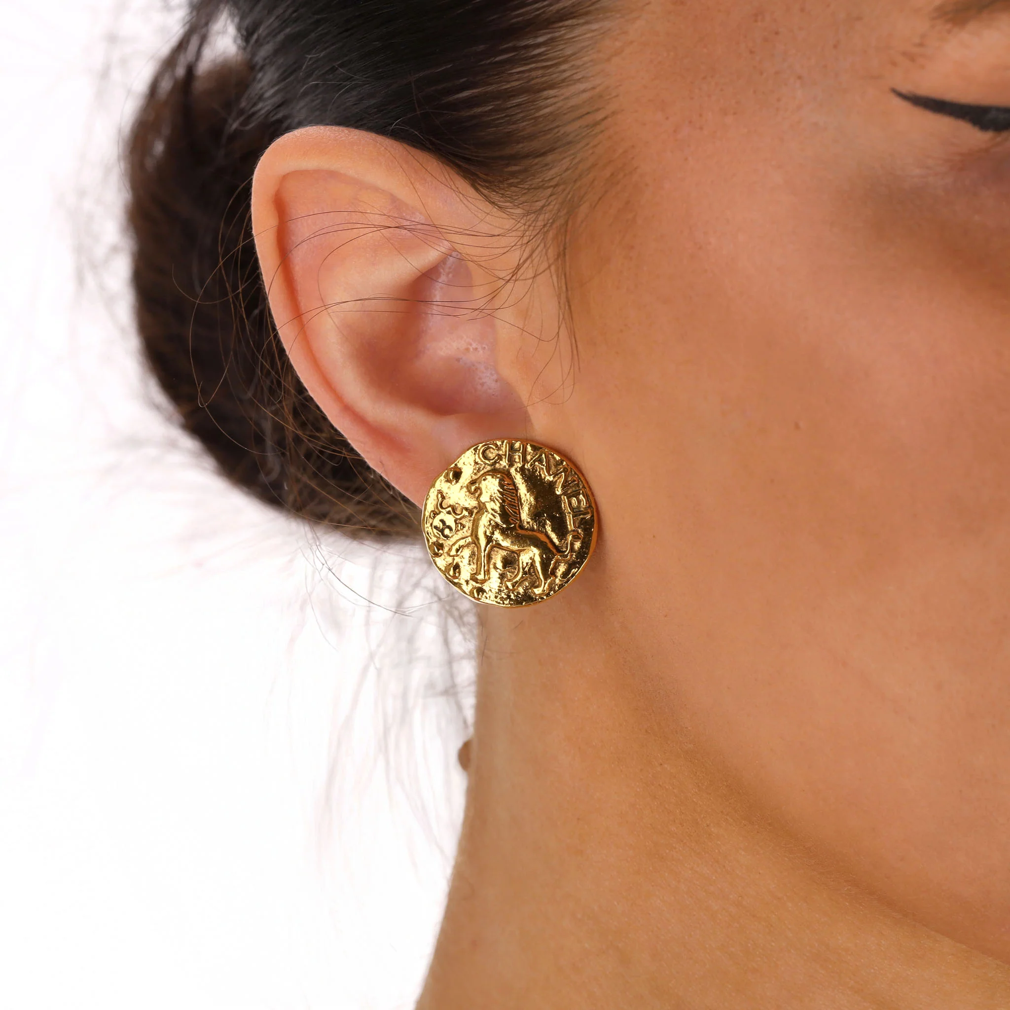Chanel 1980's 24k Gold Plated Lion Clip-On Earrings - Image 2