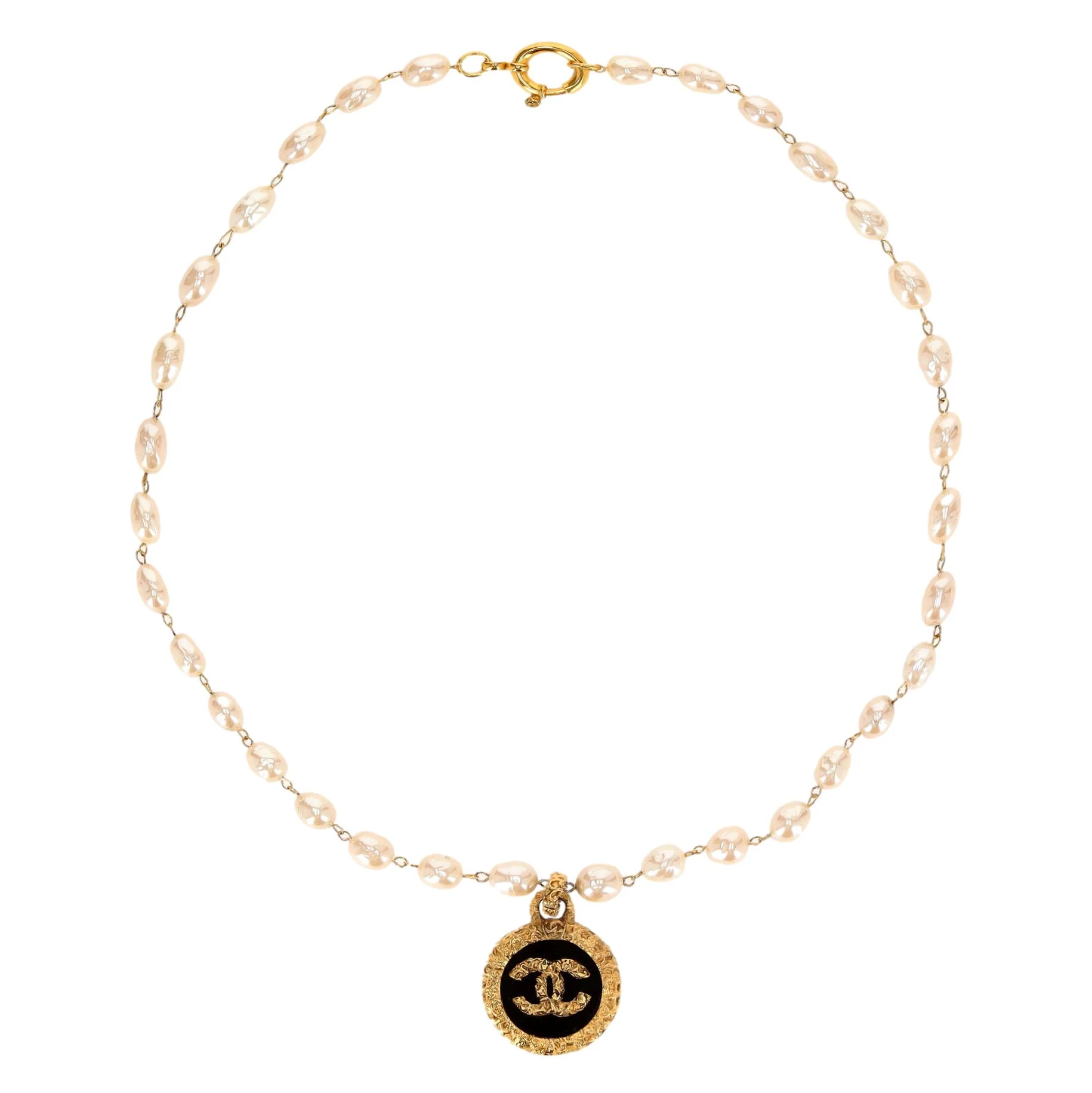 Chanel 1990's Rare Vintage 'CC' Logo 24k Gold Plated Medallion Pearl Necklace