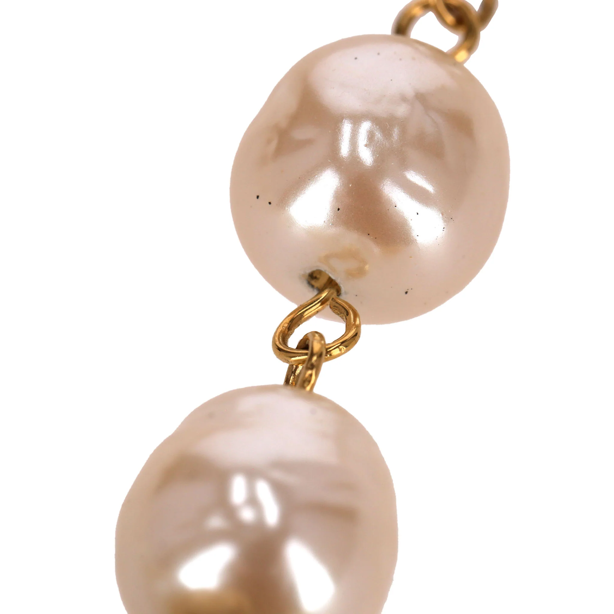 Chanel 1990's Rare Vintage 'CC' Logo 24k Gold Plated Medallion Pearl Necklace - Image 8