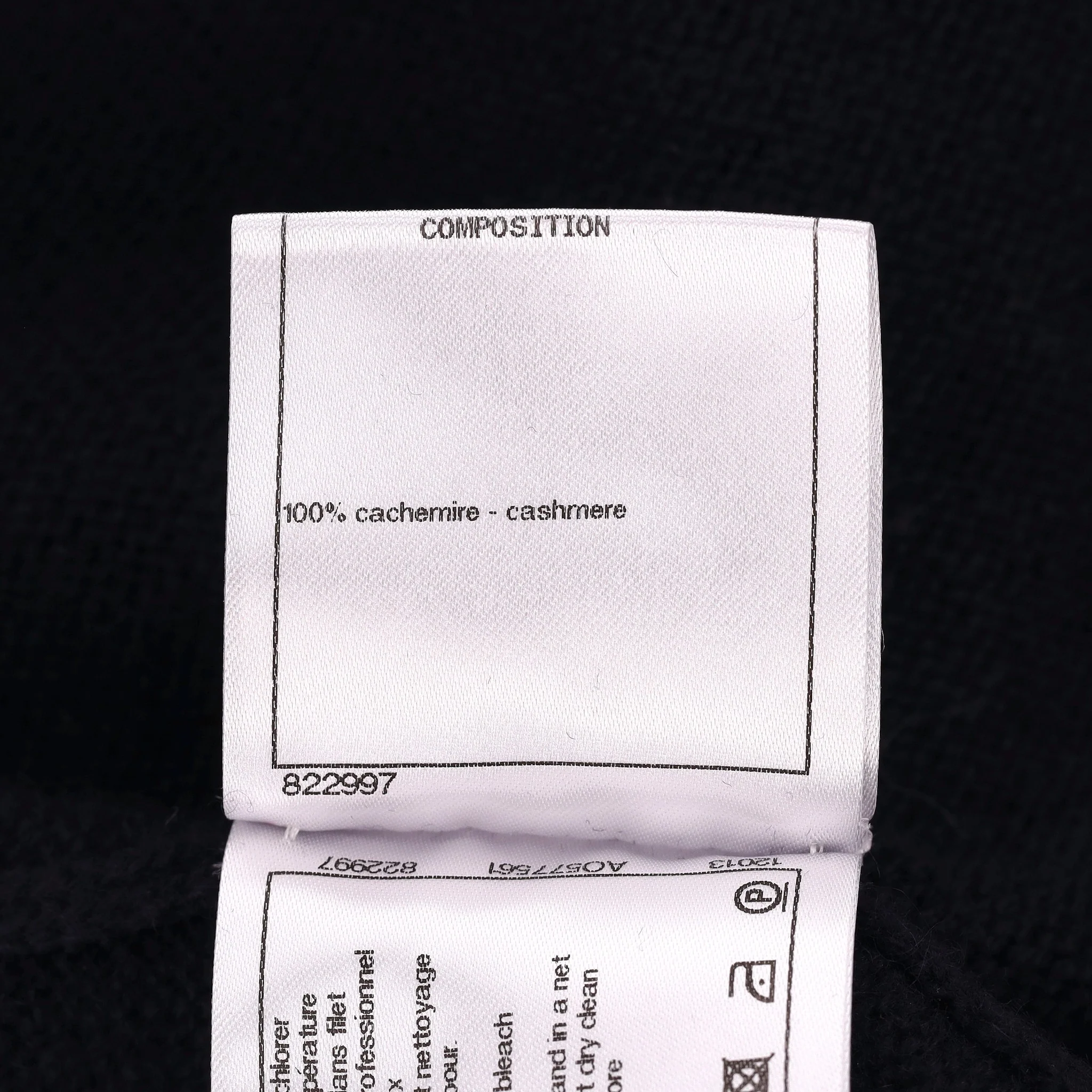 Chanel Cashmere Cardi/Coat With 'CC' Logo Buttons. Size 38FR - Image 8