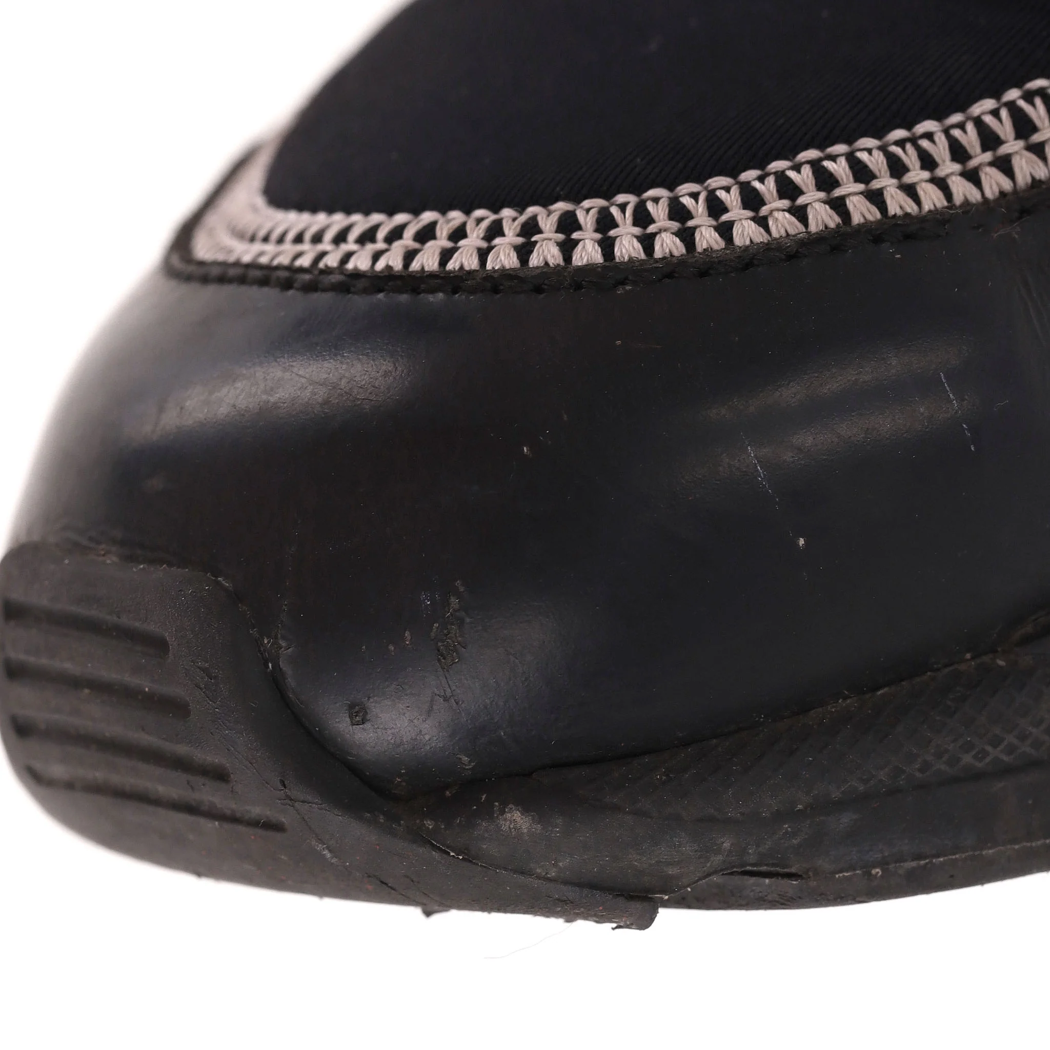 Chanel 'CC' Logo Embroidered Neoprene & Leather Sneakers. Size 36 - Image 10