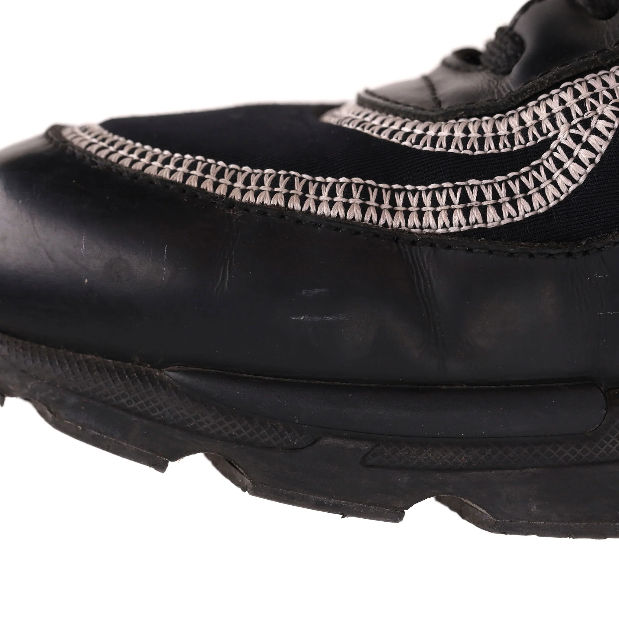 Chanel 'CC' Logo Embroidered Neoprene & Leather Sneakers. Size 36 - Image 11