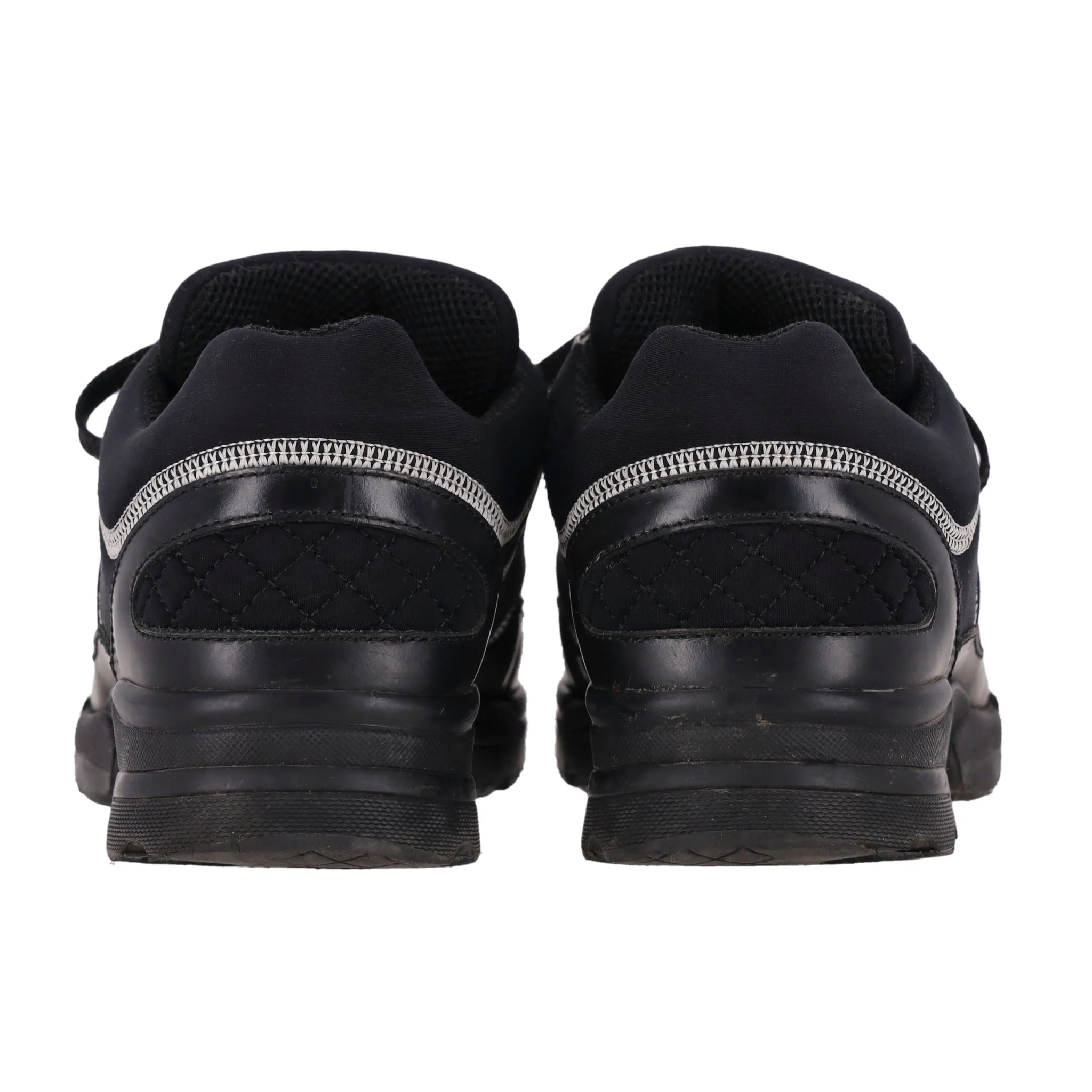 Chanel 'CC' Logo Embroidered Neoprene & Leather Sneakers. Size 36 - Image 4