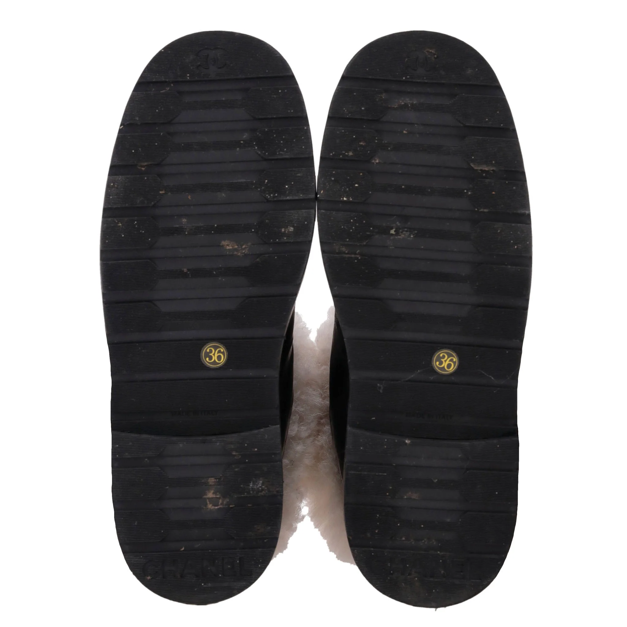 Chanel 'CC' Logo Lambskin & Shearing Ankle Boots. Size 36 - Image 6