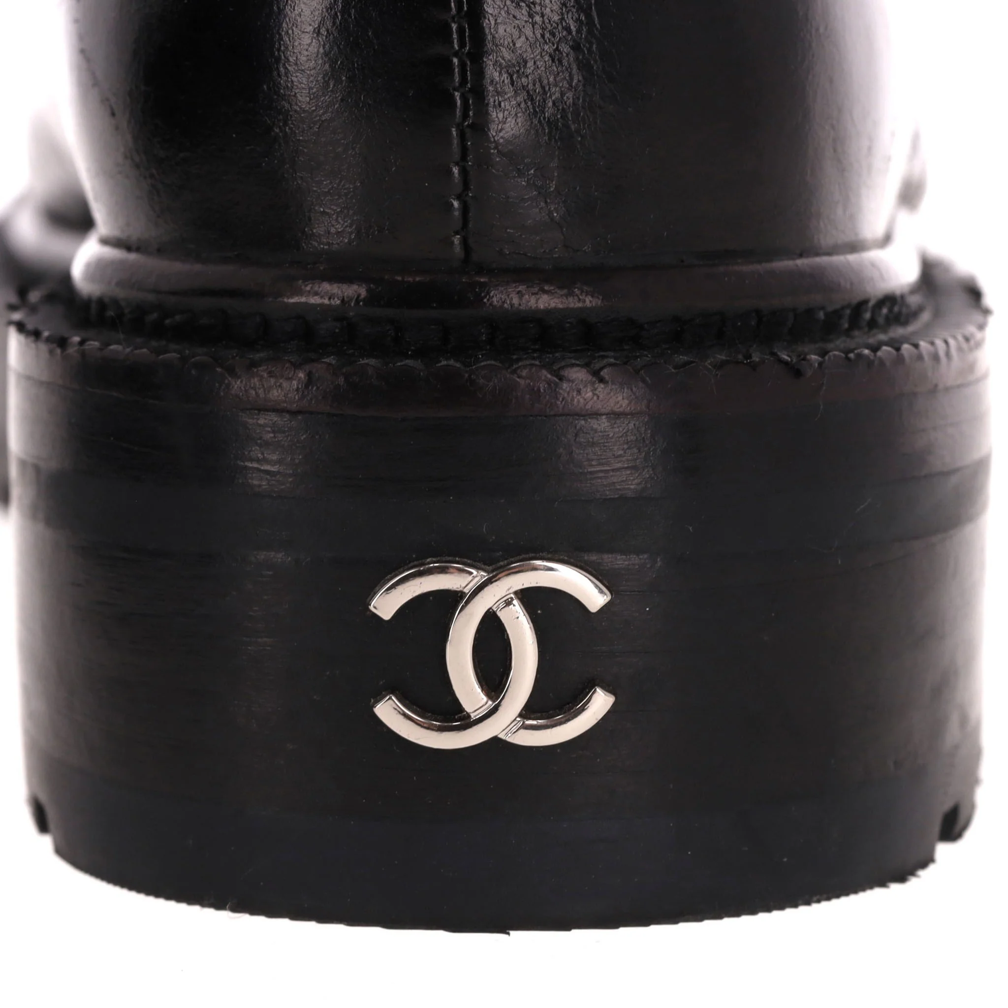 Chanel 'CC' Logo Lambskin & Shearing Ankle Boots. Size 36 - Image 7