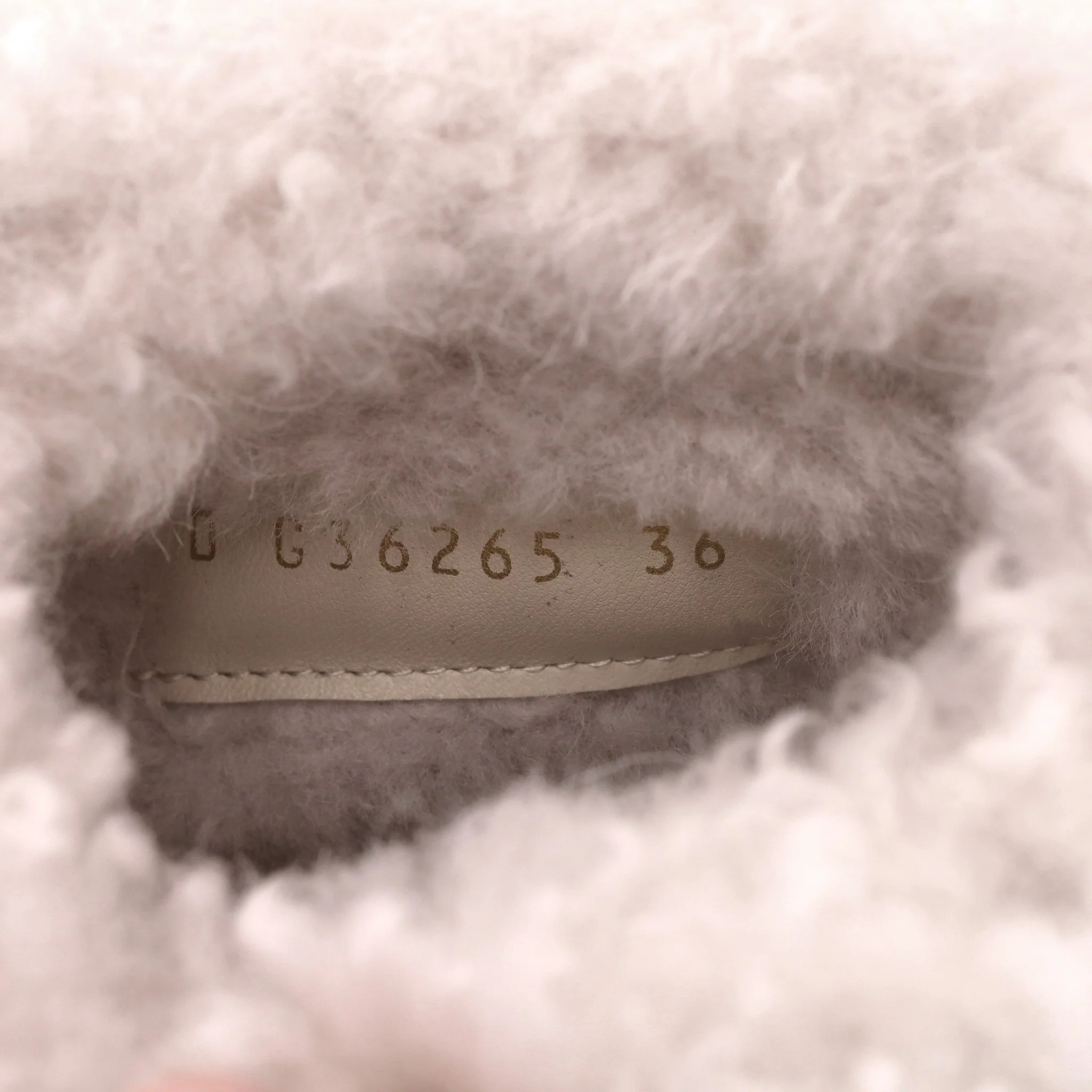 Chanel 'CC' Logo Lambskin & Shearing Ankle Boots. Size 36 - Image 8