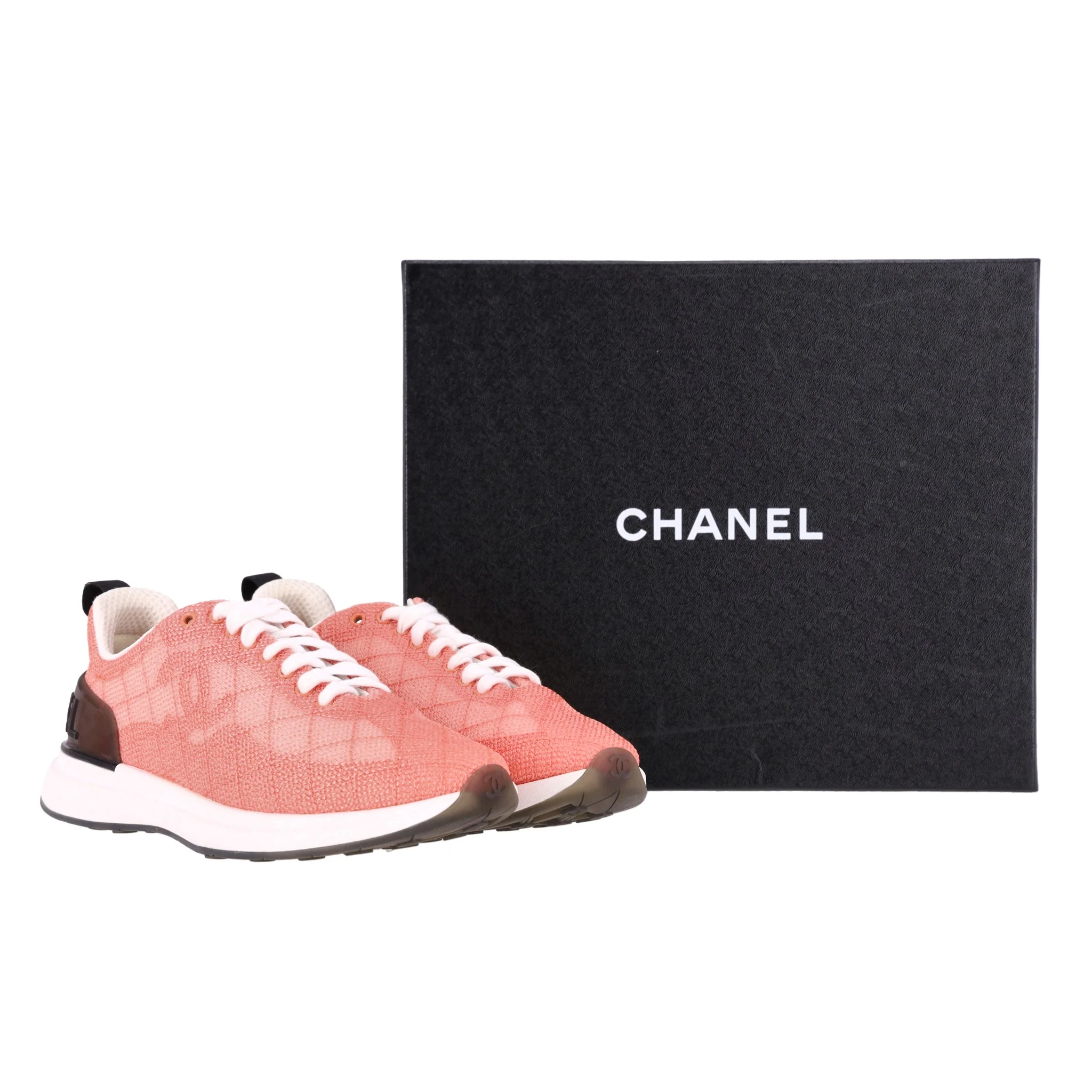 Chanel 'CC' Logo Mesh Embroidered Sneakers. Size 37 - Image 2