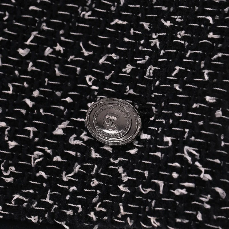 Chanel Cotton Tweed Shorts. Size 34FR - Image 5