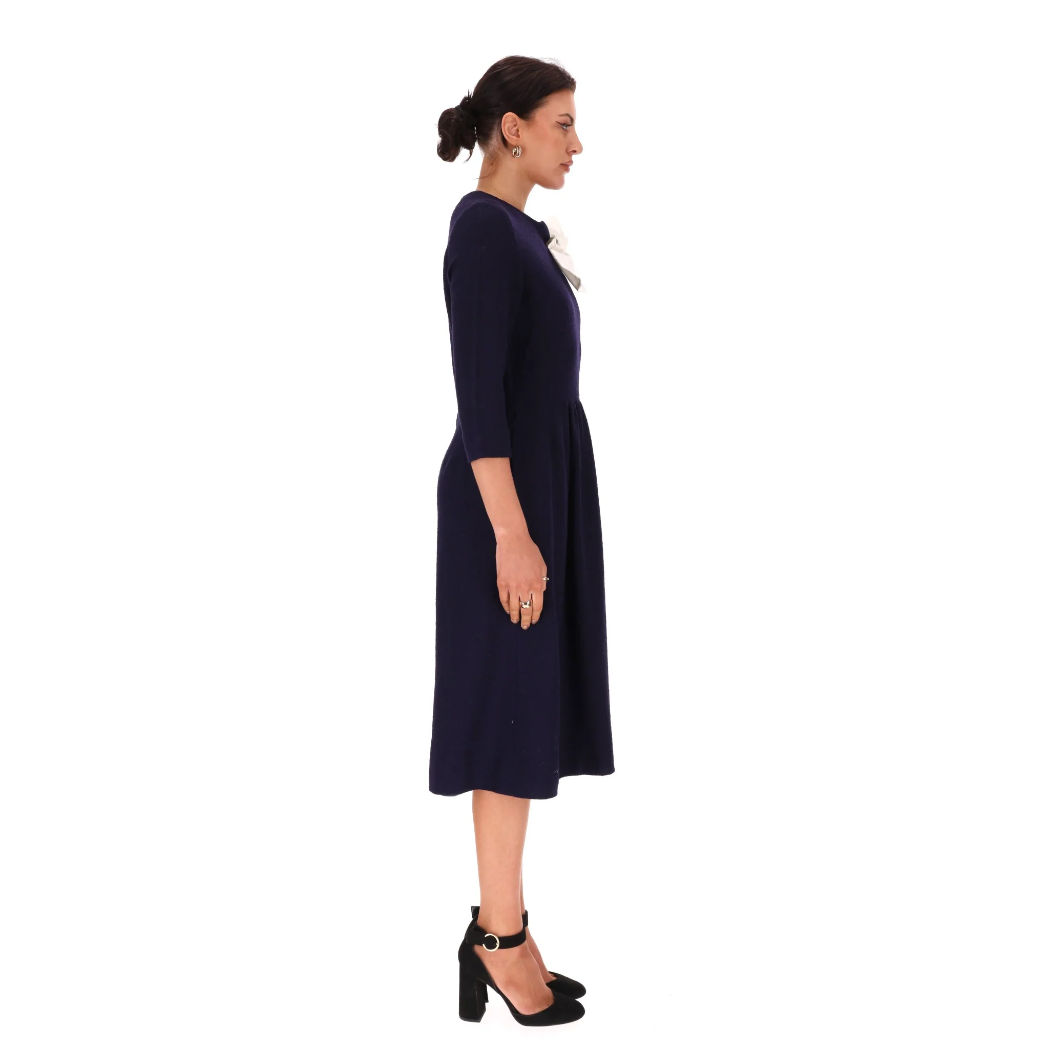 Chanel Creations 1970's Bow Detail Wool Dress With Lion Head Buttons. Size S - Image 3
