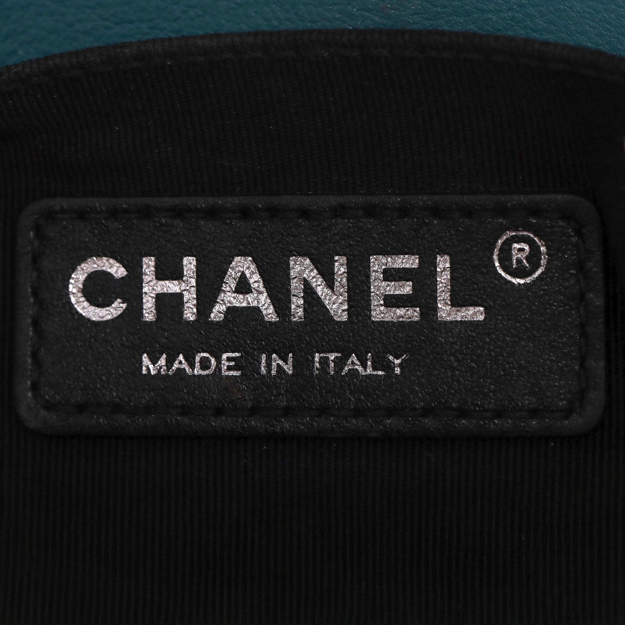Chanel Diamond Quilted Patent Leather Plexiglass Medium Boy Flap Bag - Image 11