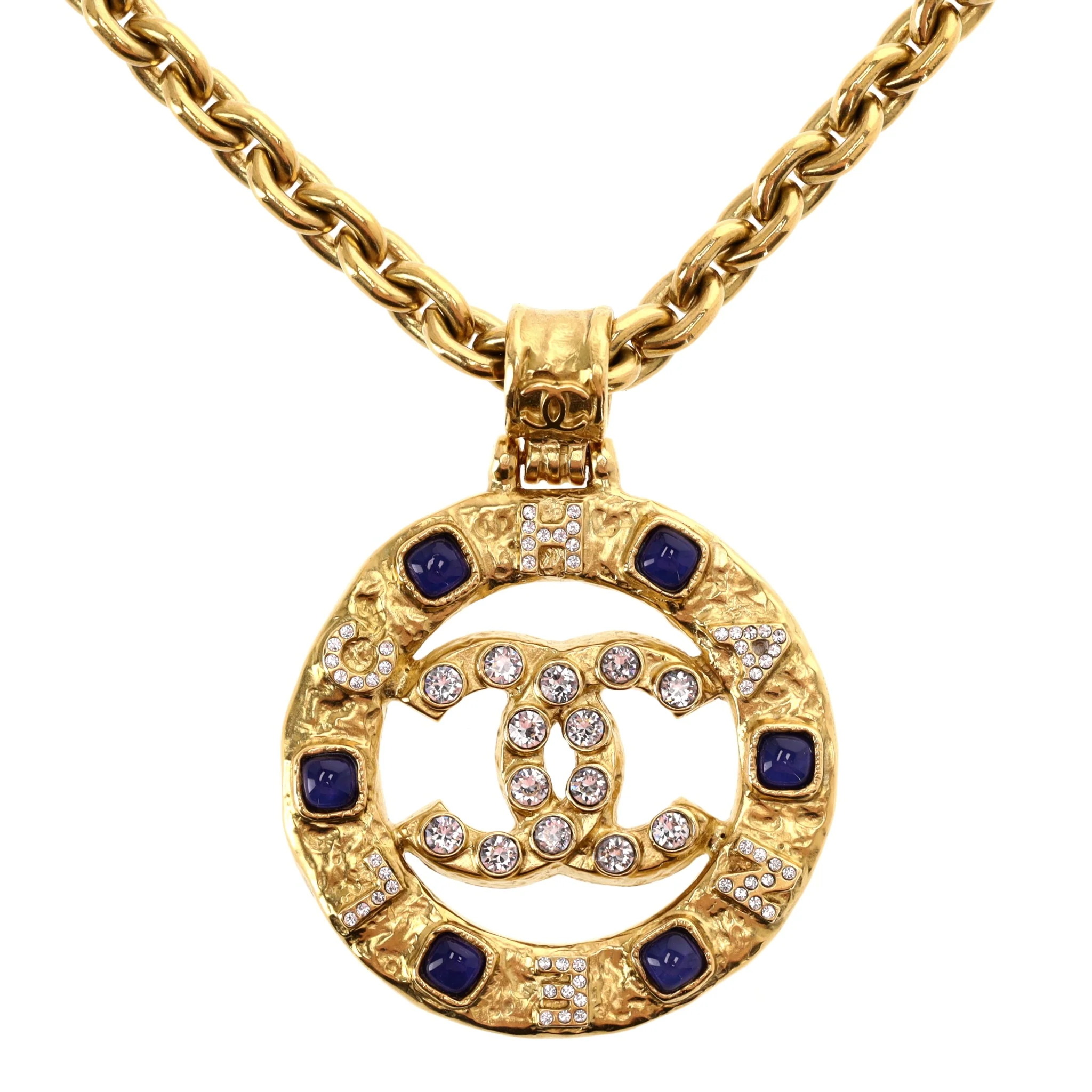 Chanel Gripoix & Crystal 'CC' Logo Medallion Necklace - Image 4