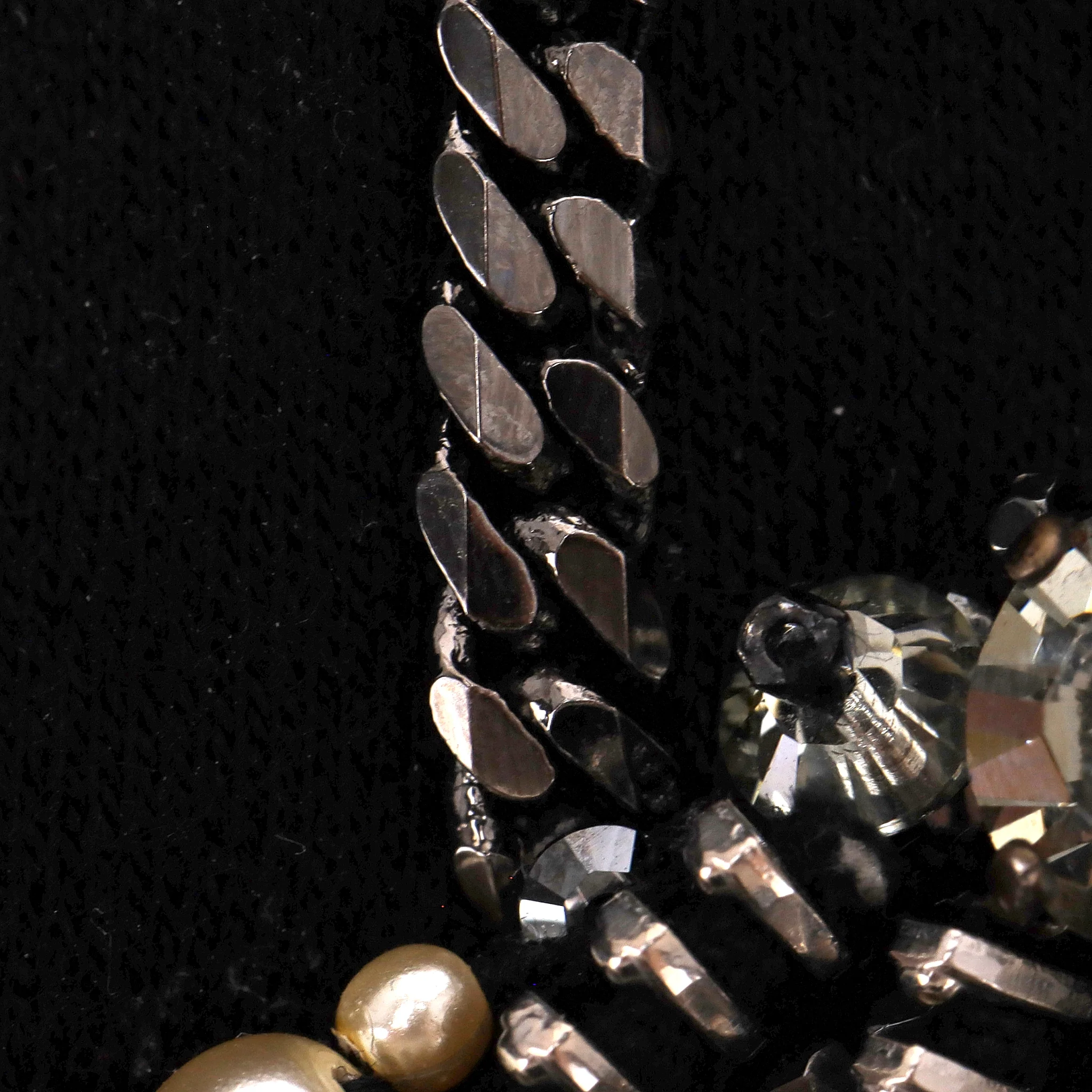 Chanel Runway Jewel Embellished & Chain Trim Lambskin Leather & Wool Gloves - Image 7