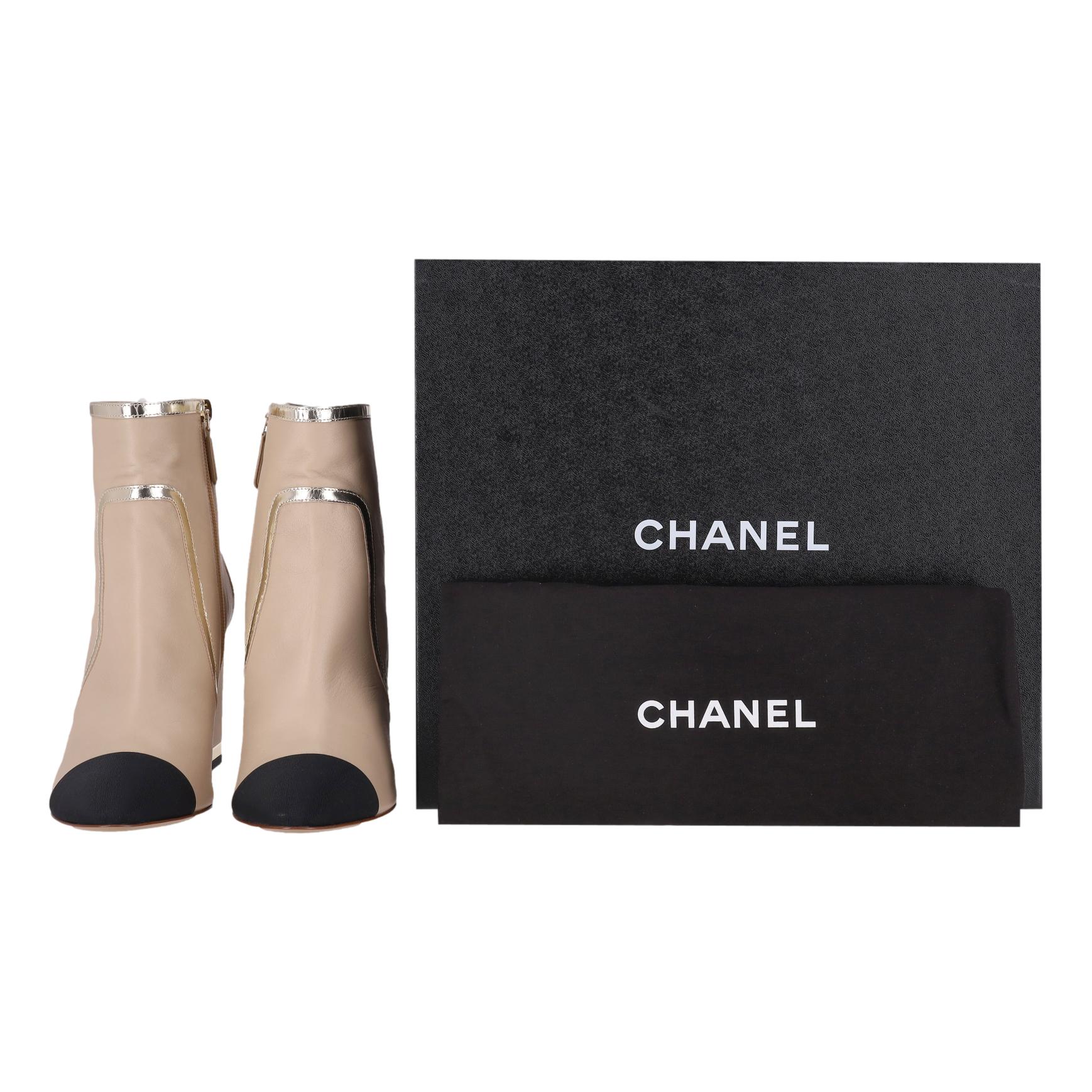 Chanel Lambskin Leather Ankle Boots With Grosgrain Trim & 'CC' Logo Heels. Size 40 - Image 2