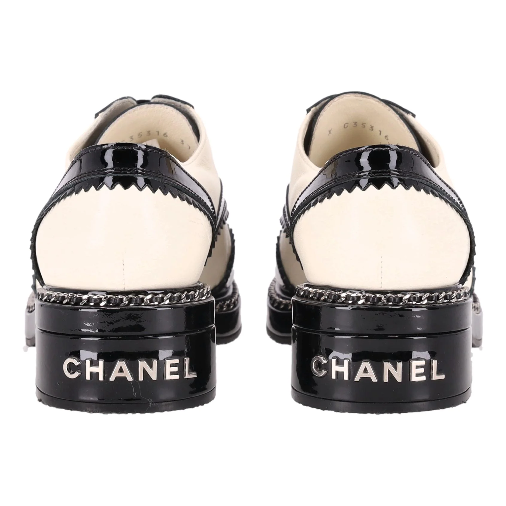 Chanel Two-Tone Patent Leather Chain & Logo Detail Oxford Brogues. Size 37.5 - Image 4