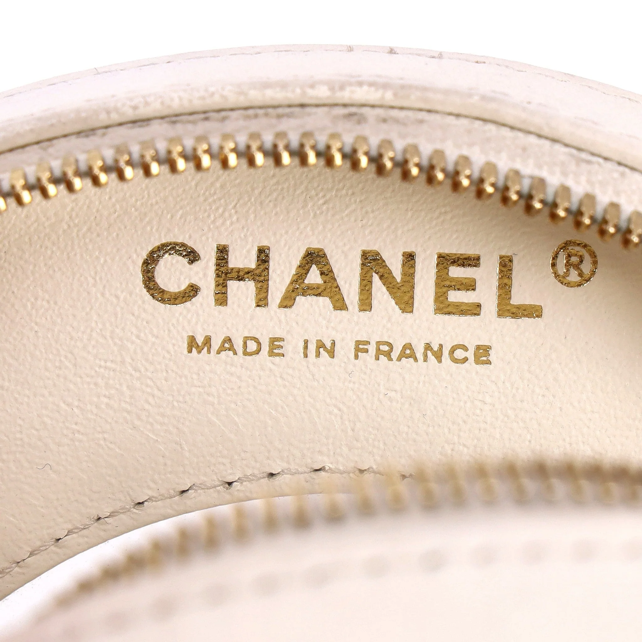 Chanel Limited Edition La Pausa Coco Lifesaver Bag - Image 10