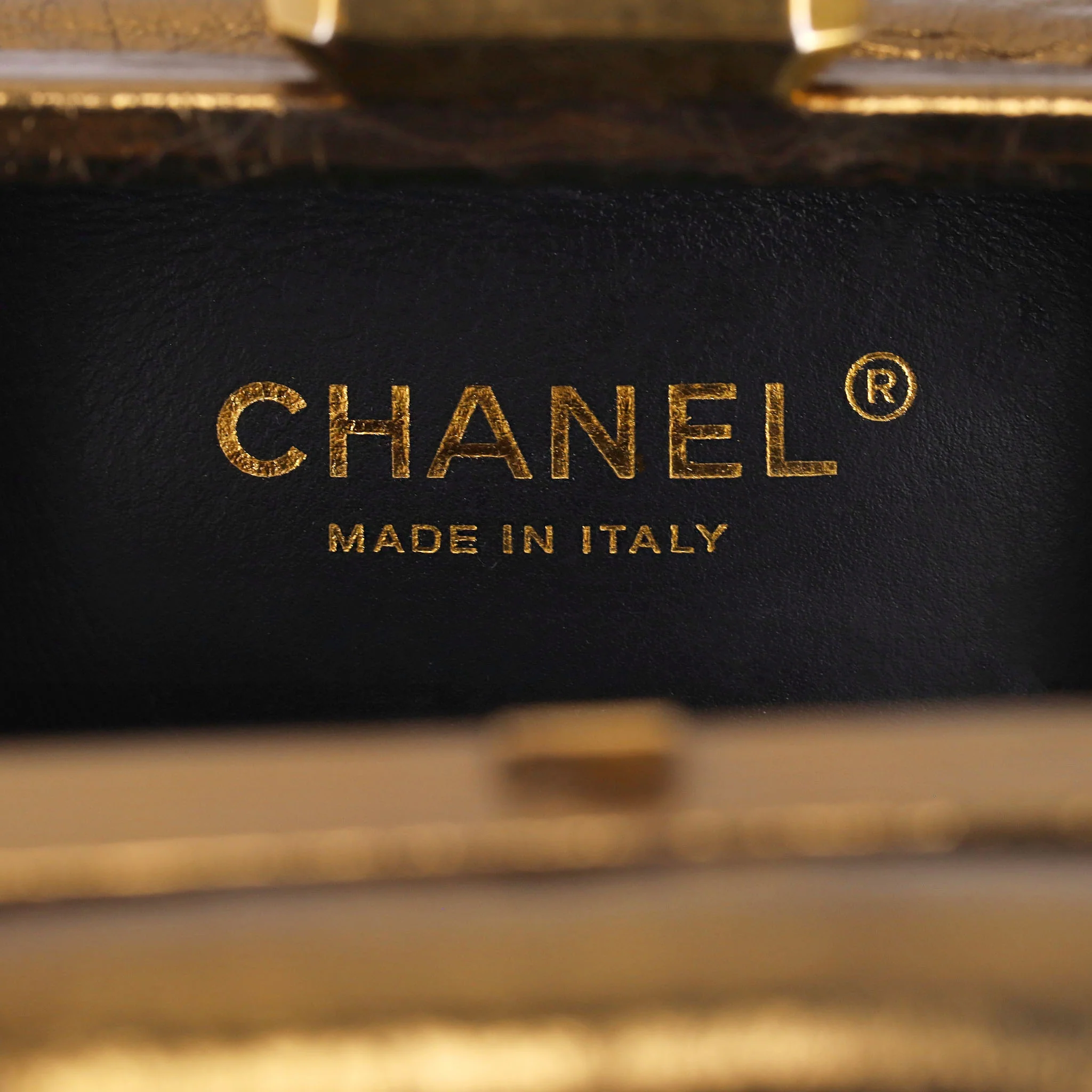 Chanel Paris Rome Collection Metiers Ltd Edition Kiss Me Lock Leather & Crystal Bag - Image 10