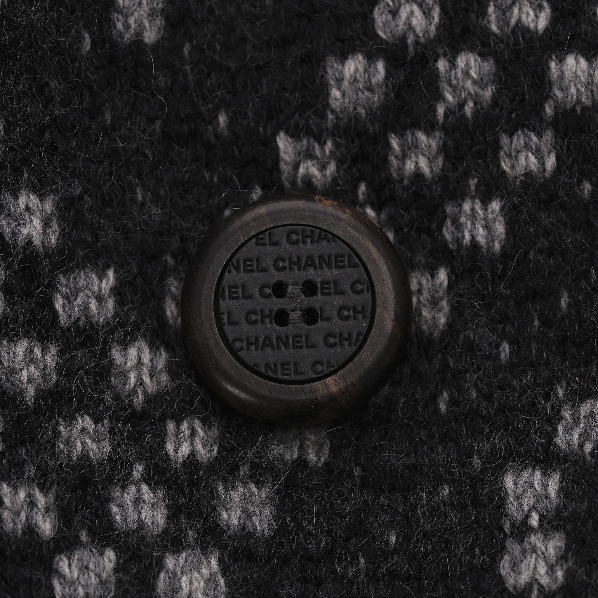 Chanel Cashmere Funnel Neck Cardigan/Jacket. Size 42FR - Image 6