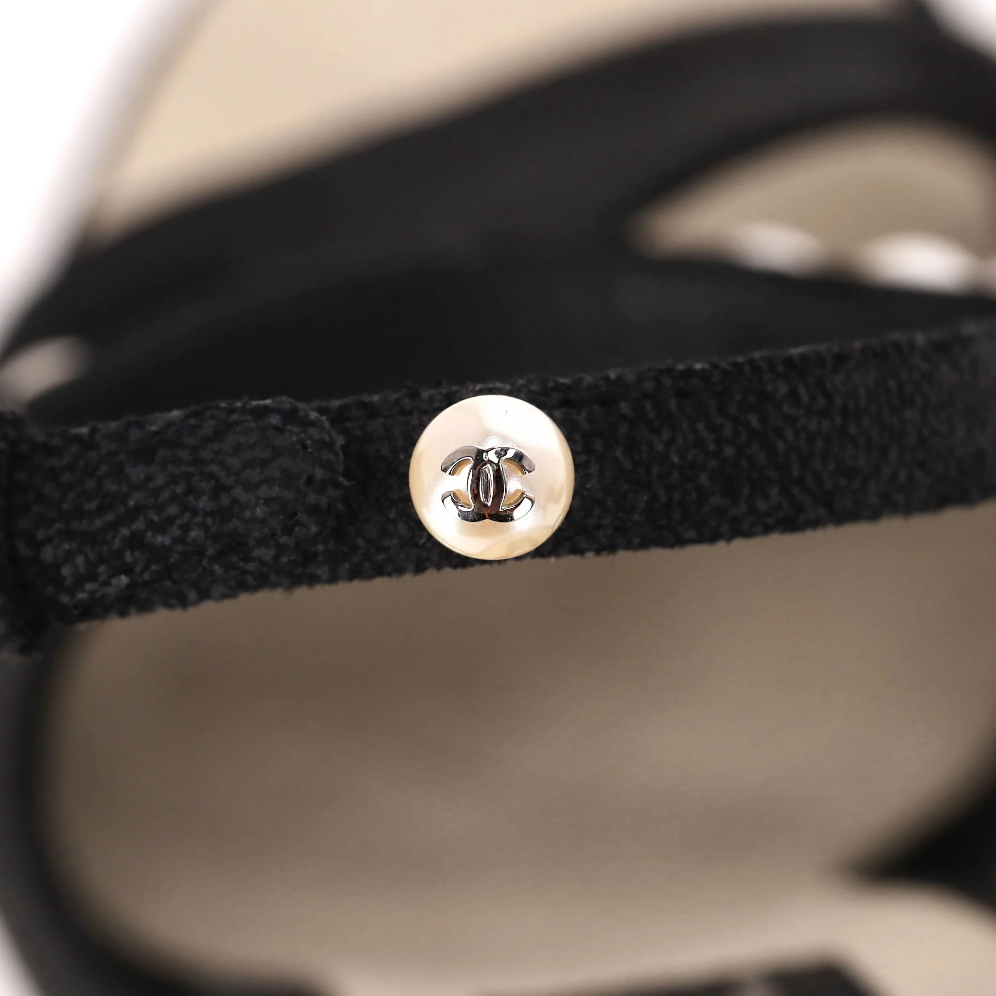 Chanel Pearl Embellished Suede Sandals. Size 40 - Image 6