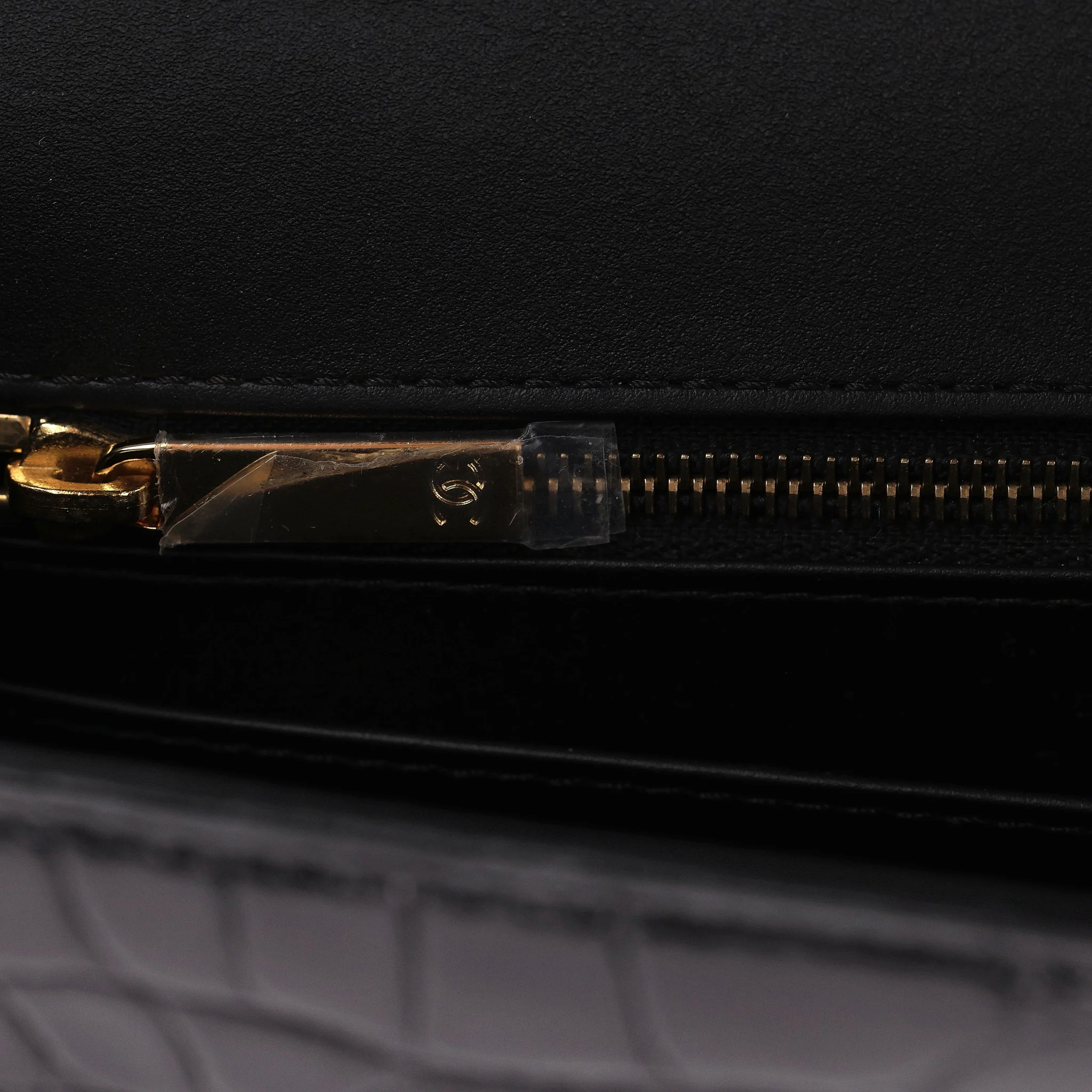 Chanel Shiny Alligator Jumbo Double Flap Bag - Image 13