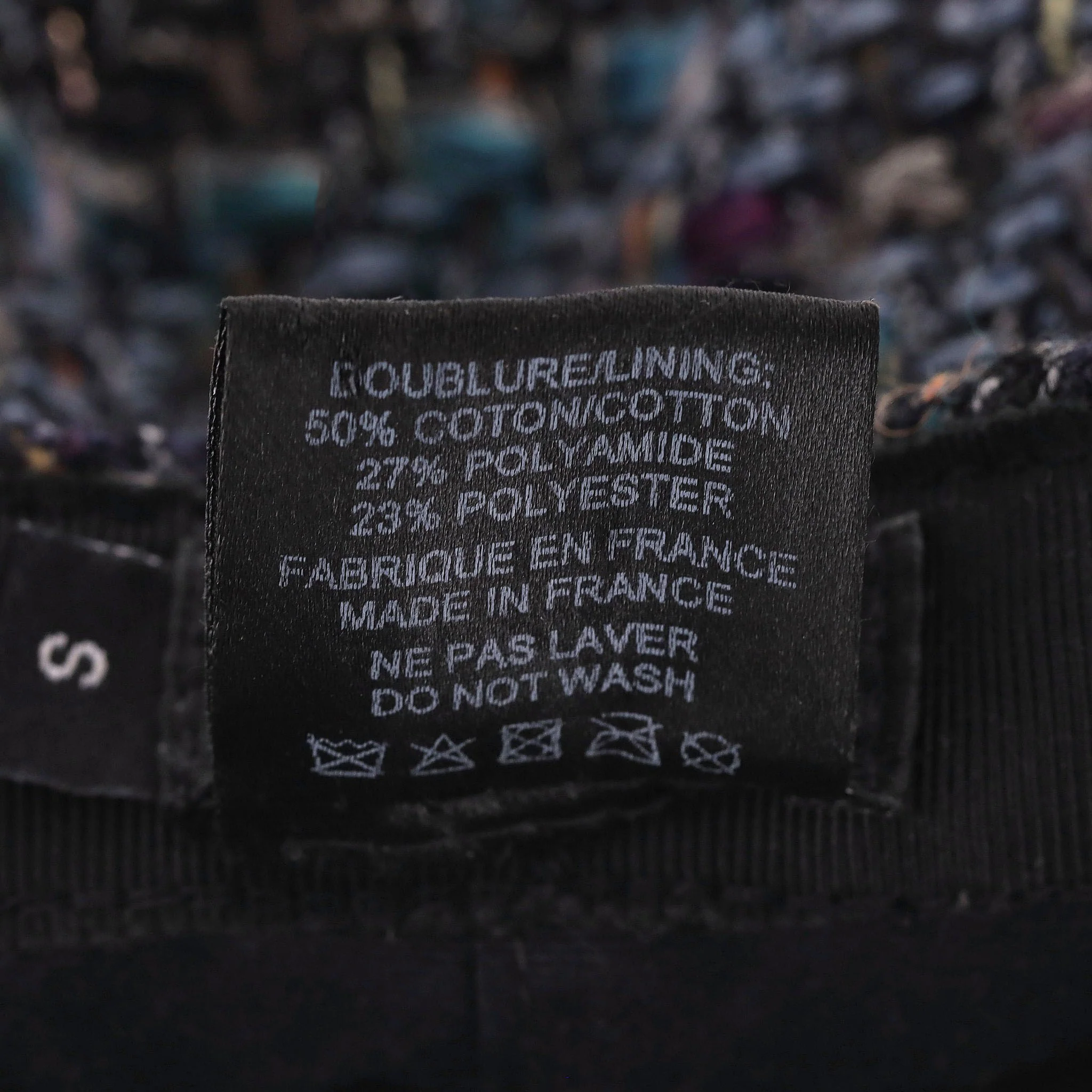 Chanel Tweed Cap With 'CC' Logo Detail - Image 9