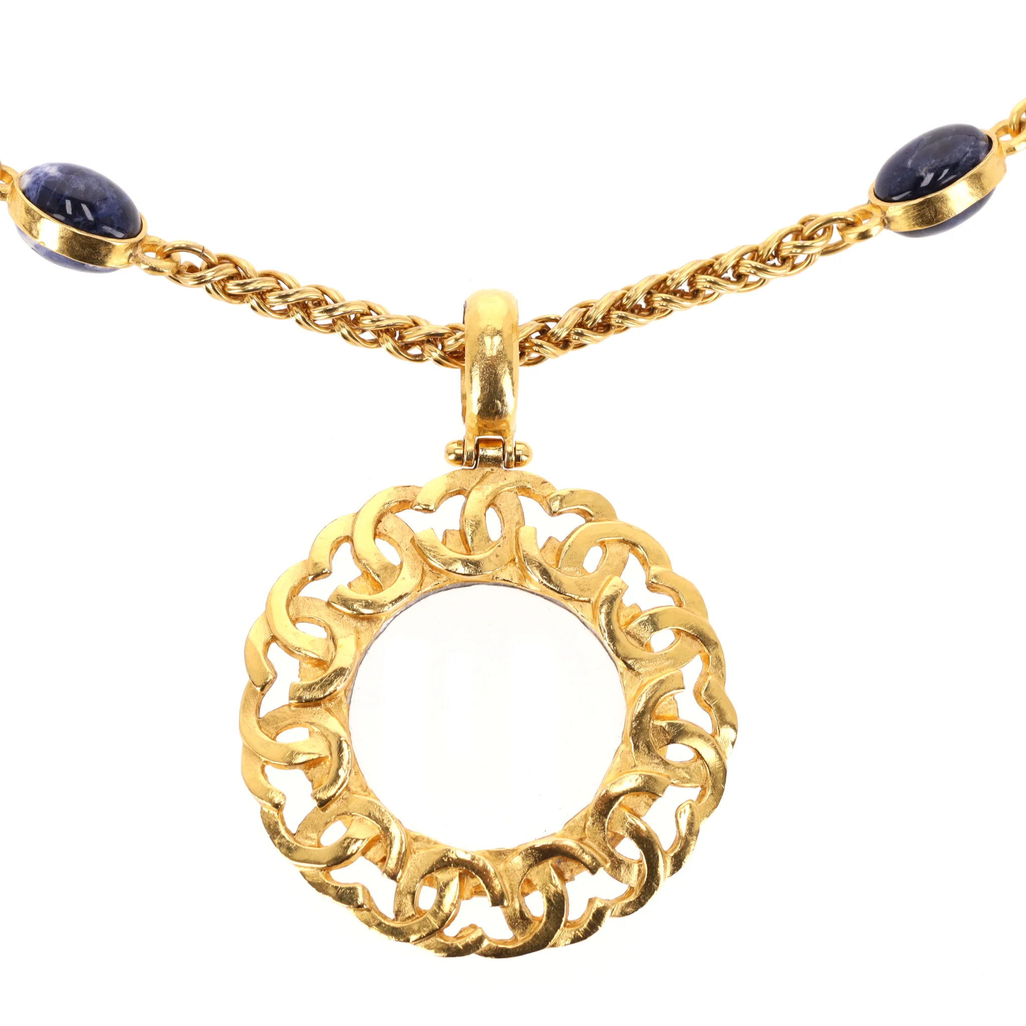 Chanel Vintage 1990's 24k Gold Plated 'CC' Logo Magnifying Glass & Lapis Lazuli Necklace - Image 4