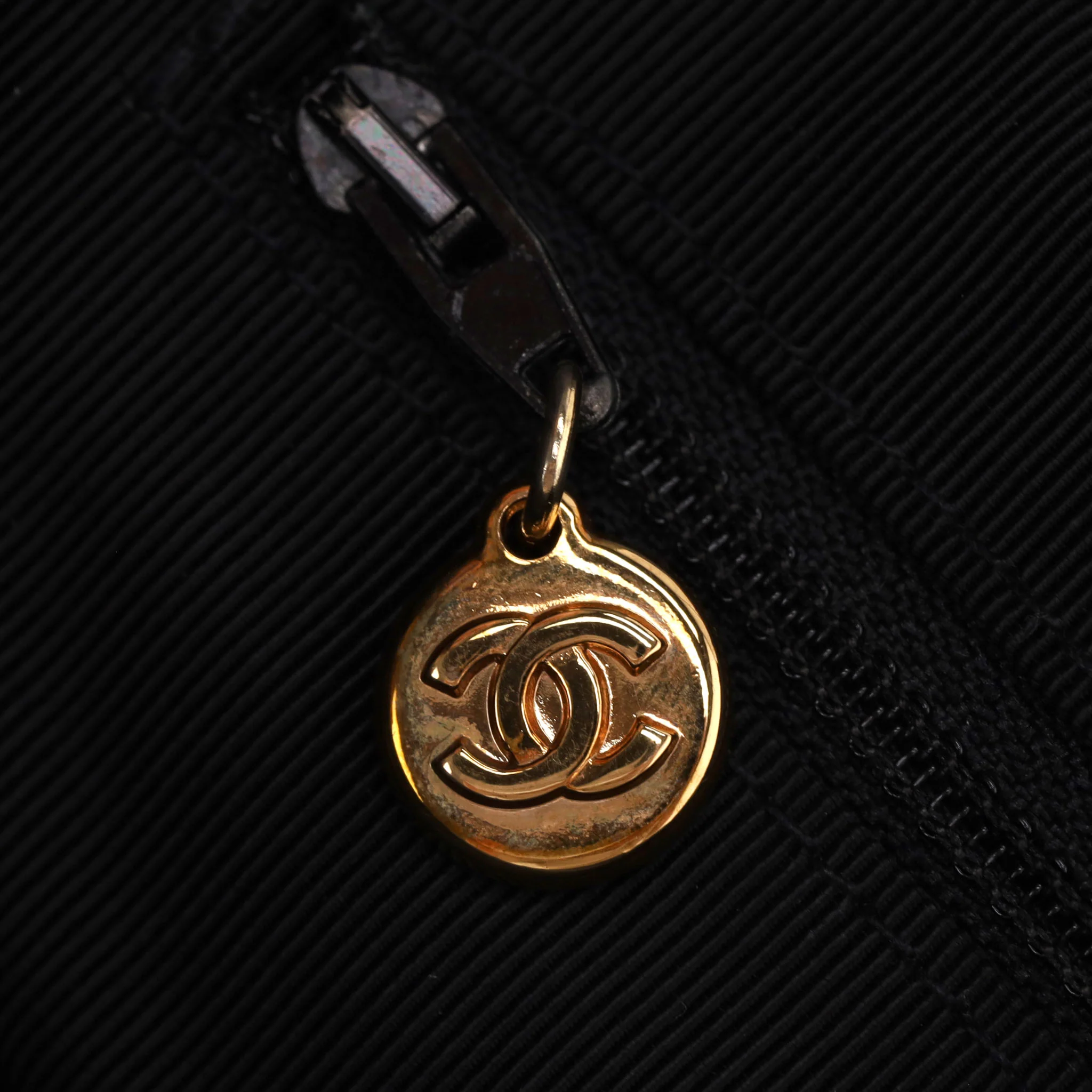 Chanel Vintage 1990's Supermodel Leather XXL Tote Bag - Image 10