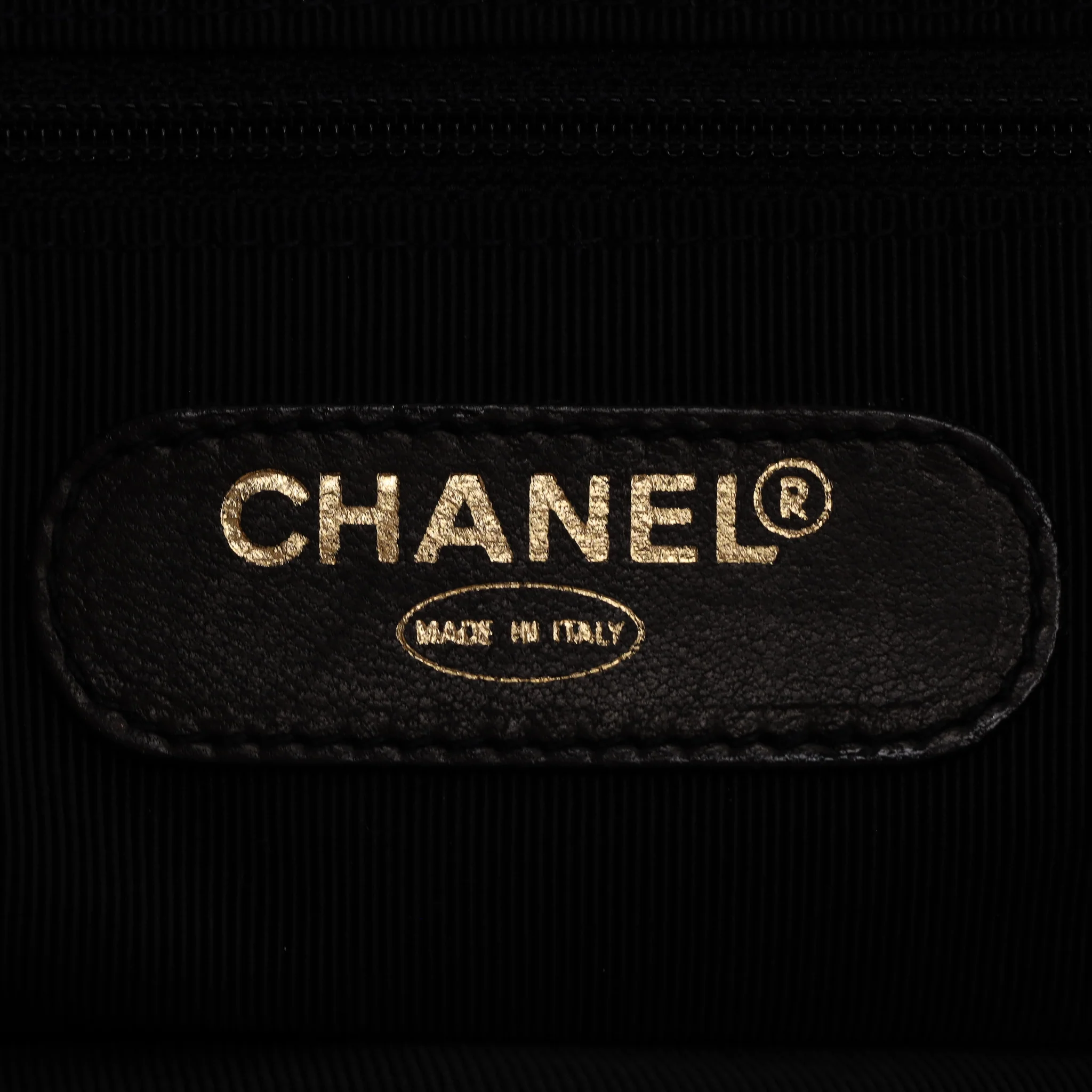 Chanel Vintage 1990's Supermodel Leather XXL Tote Bag - Image 12