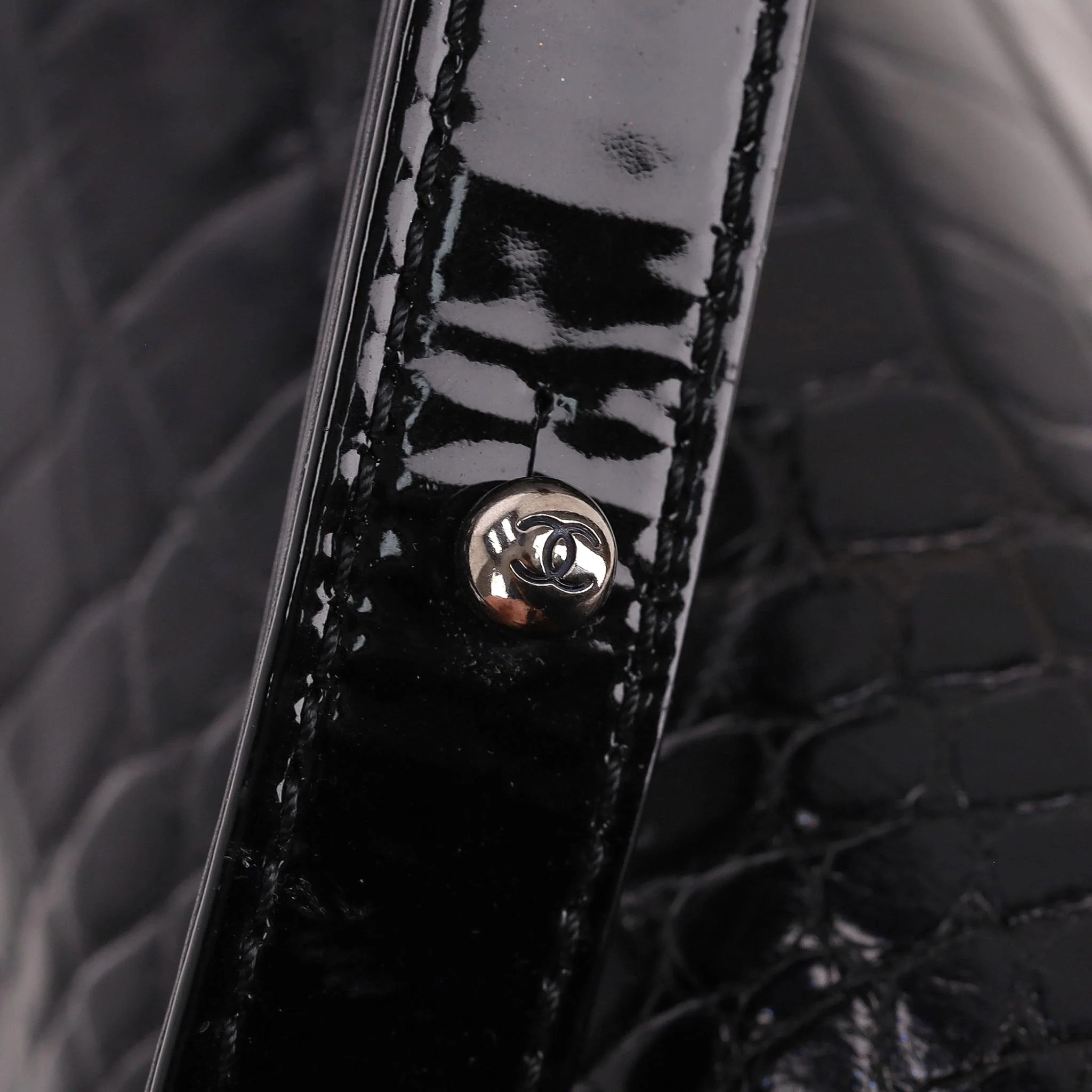 Chanel X/L Boy Bag In Alligator Skin & Patent Leather - Image 9