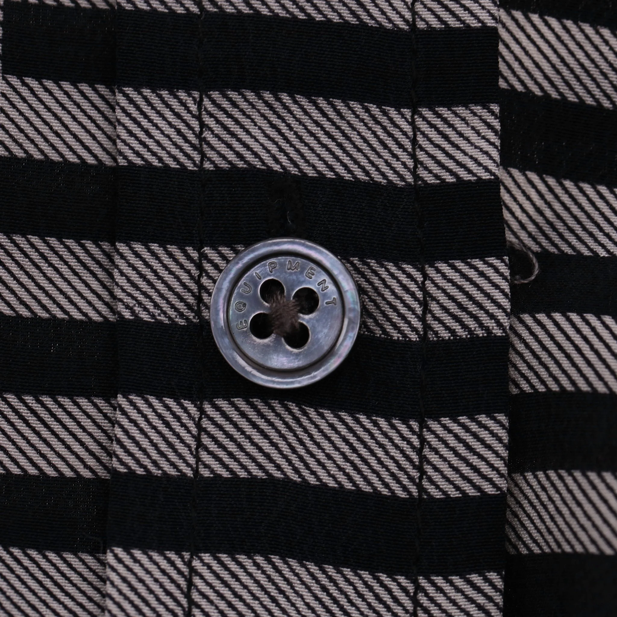 Equipment Checked Silk Shirt. Size M - Image 5