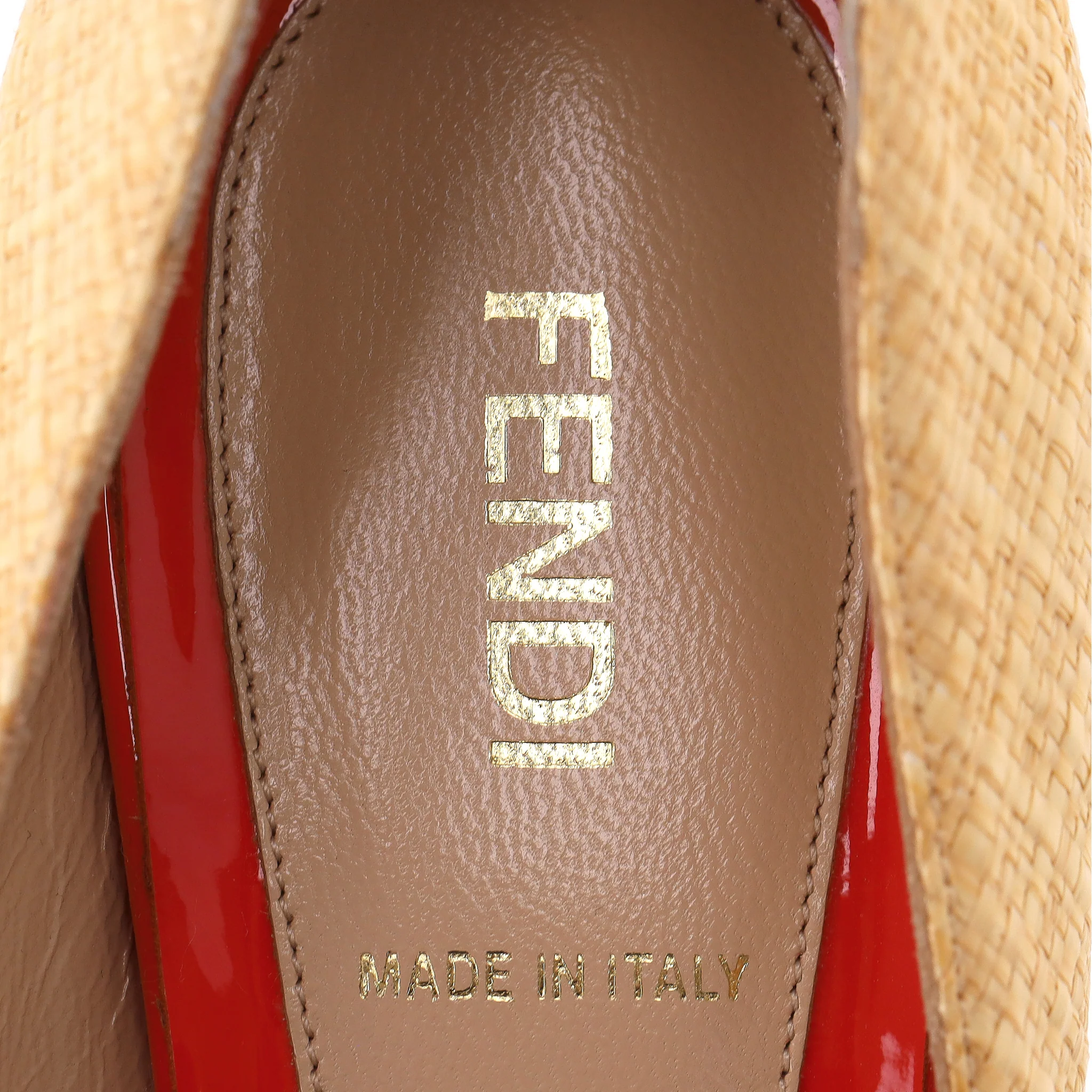 Fendi Raffia Peep-Toe Pumps With A Patent Leather Bow. Size 40 - Image 7