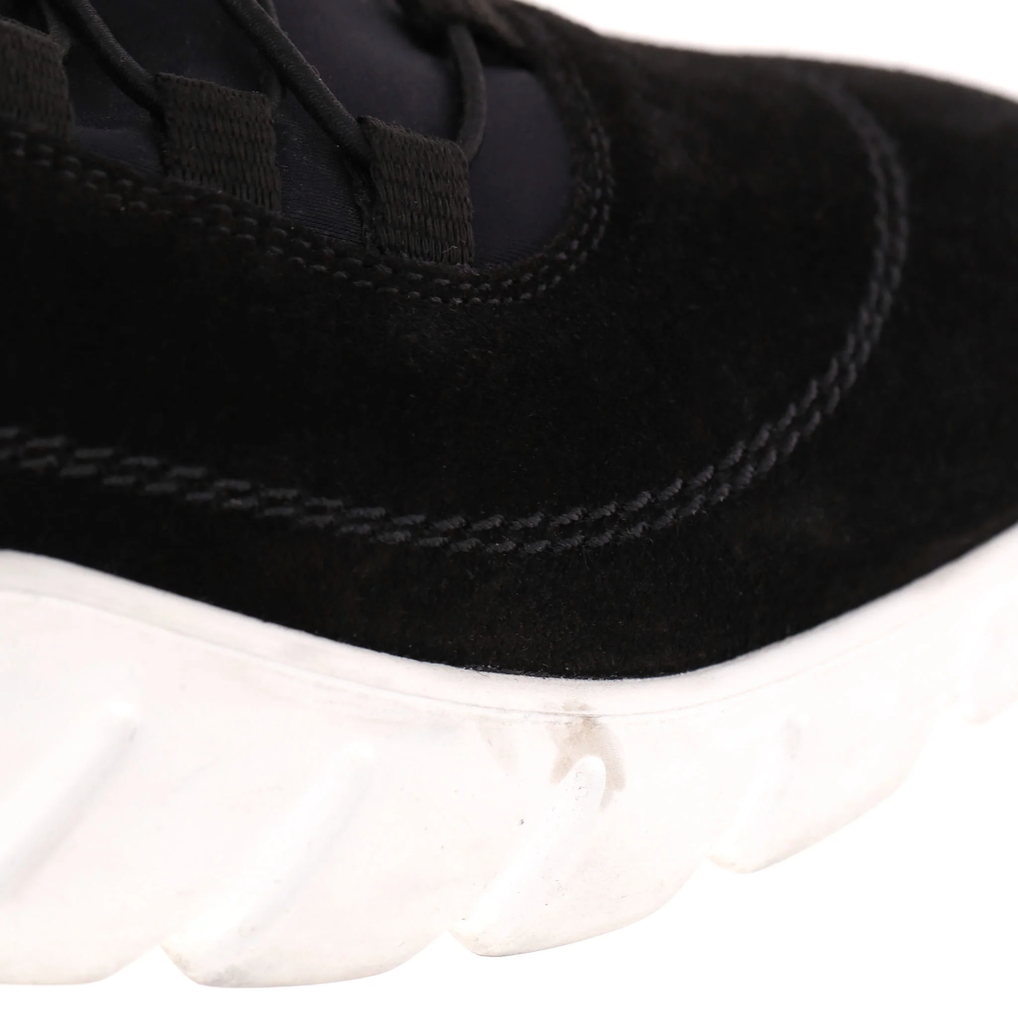 Fendi Suede Logo Sneakers. Size 41.5 - Image 11
