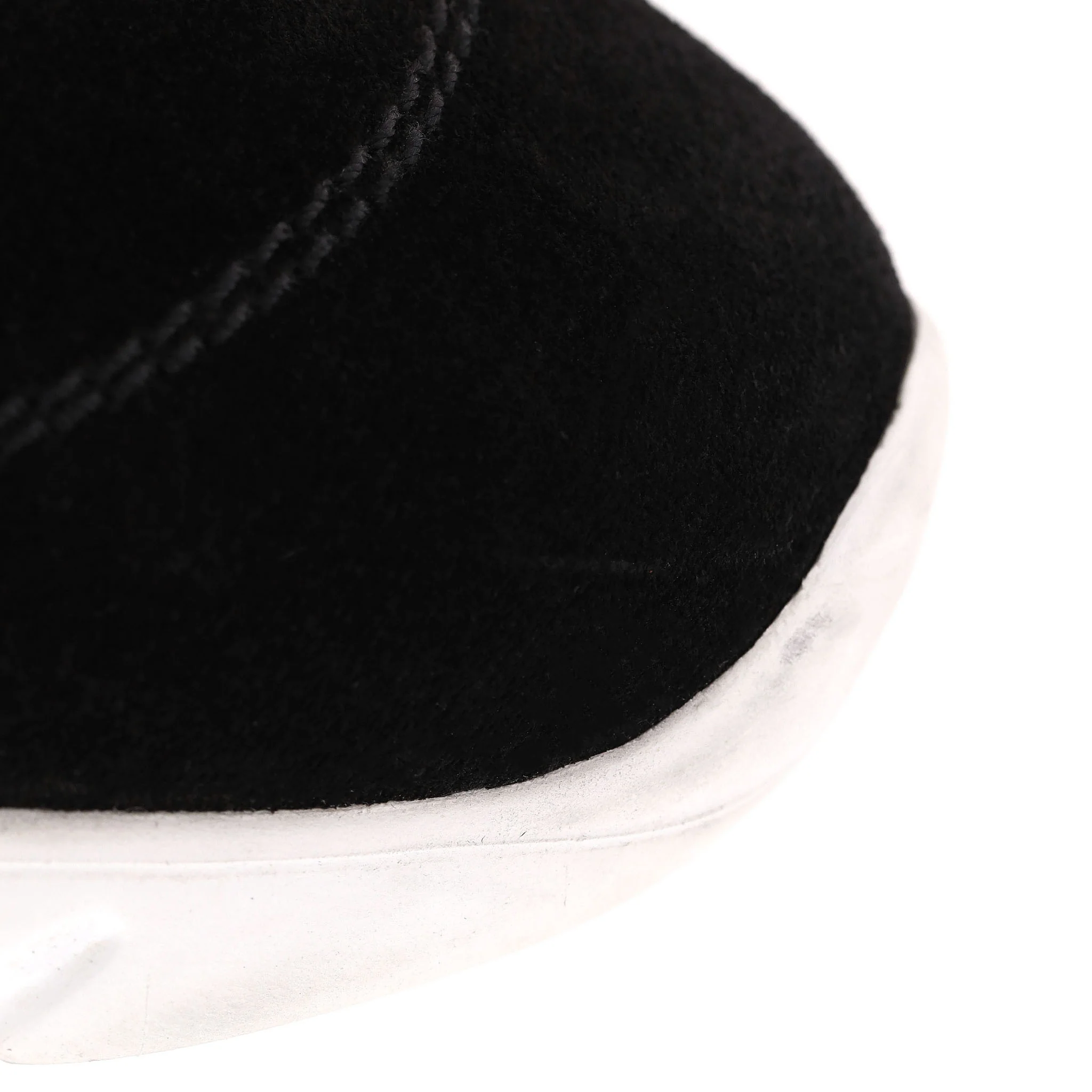 Fendi Suede Logo Sneakers. Size 41.5 - Image 8