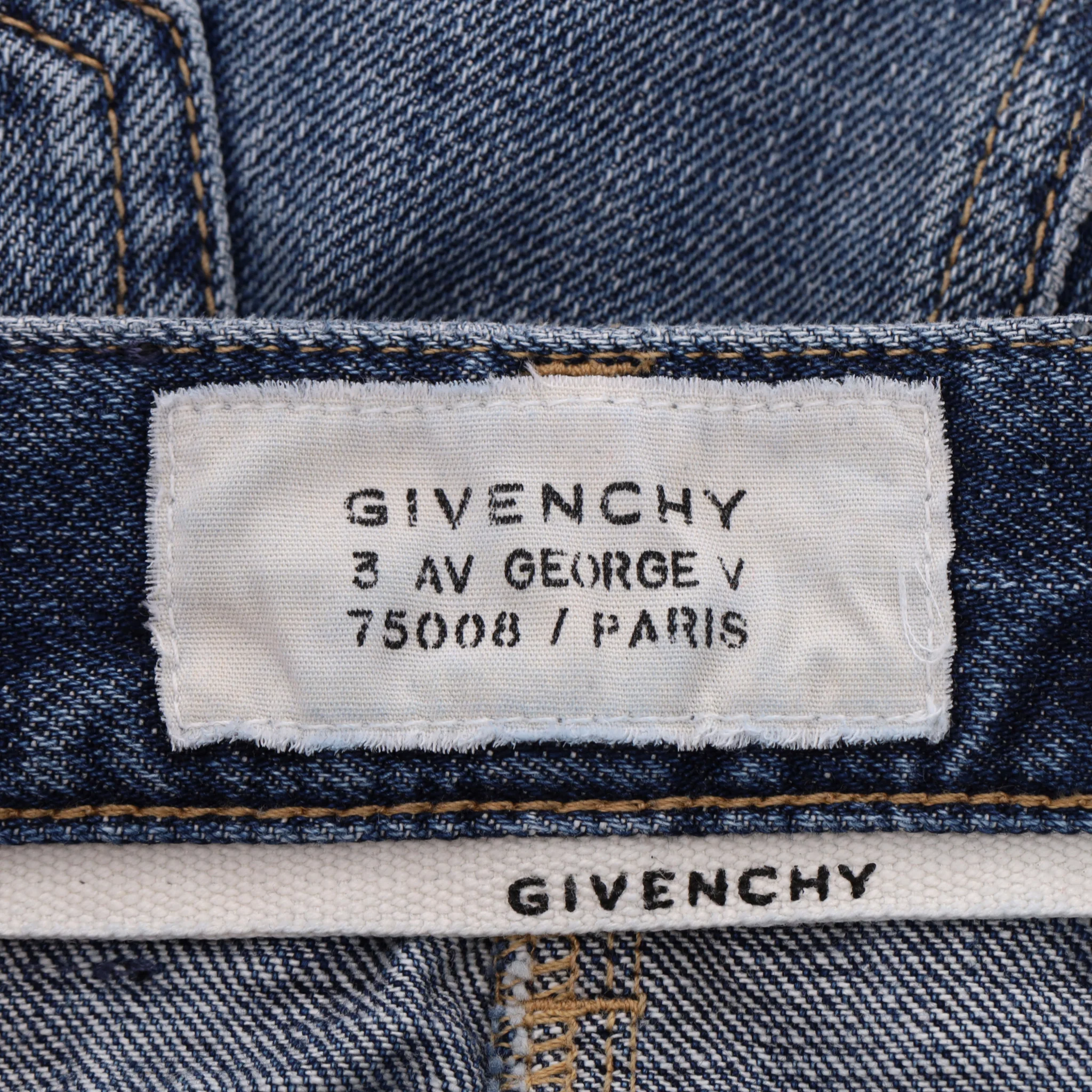 Givenchy Denim Mini Skirt With A Chain Detail. Size 34FR - Image 9