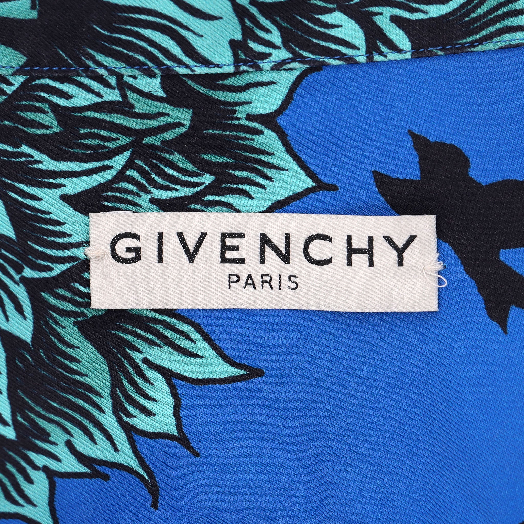 Givenchy Hawaiian Silk Shirt & Shorts Two-Piece Set. Size L - Image 10