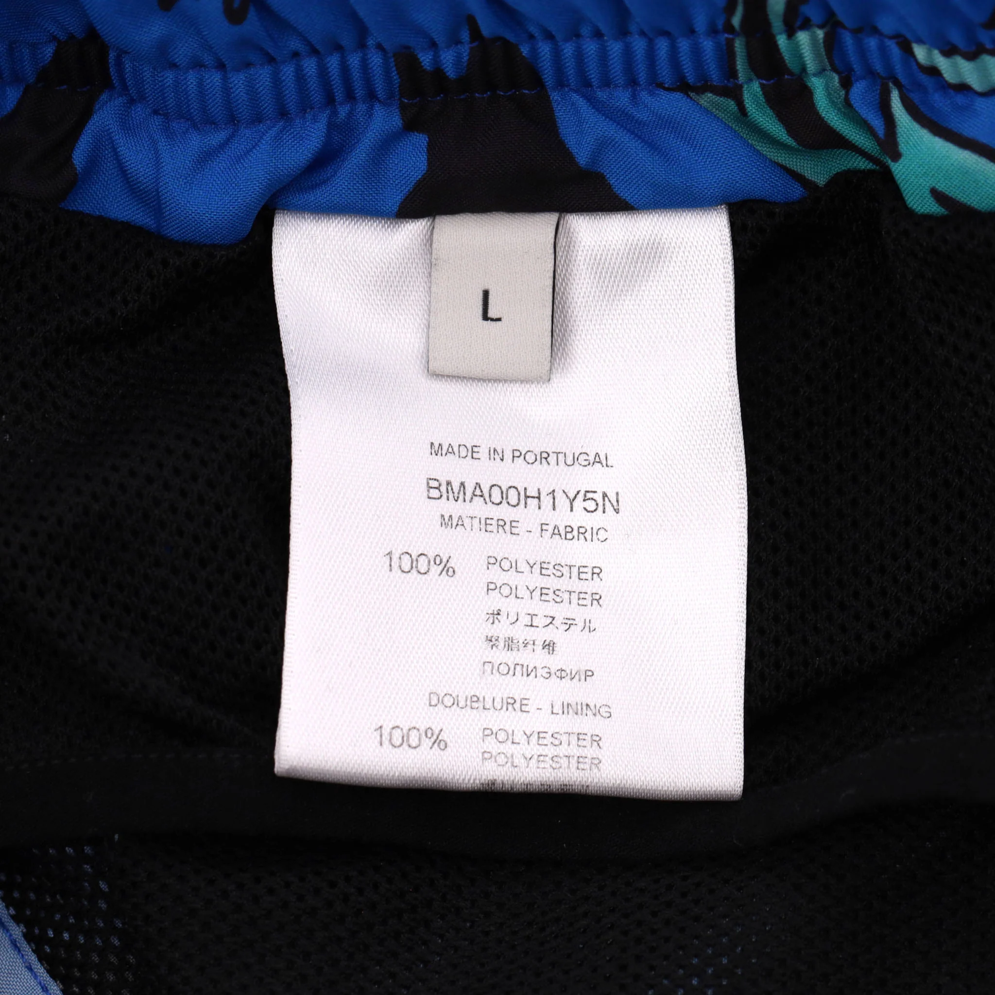Givenchy Hawaiian Silk Shirt & Shorts Two-Piece Set. Size L - Image 11