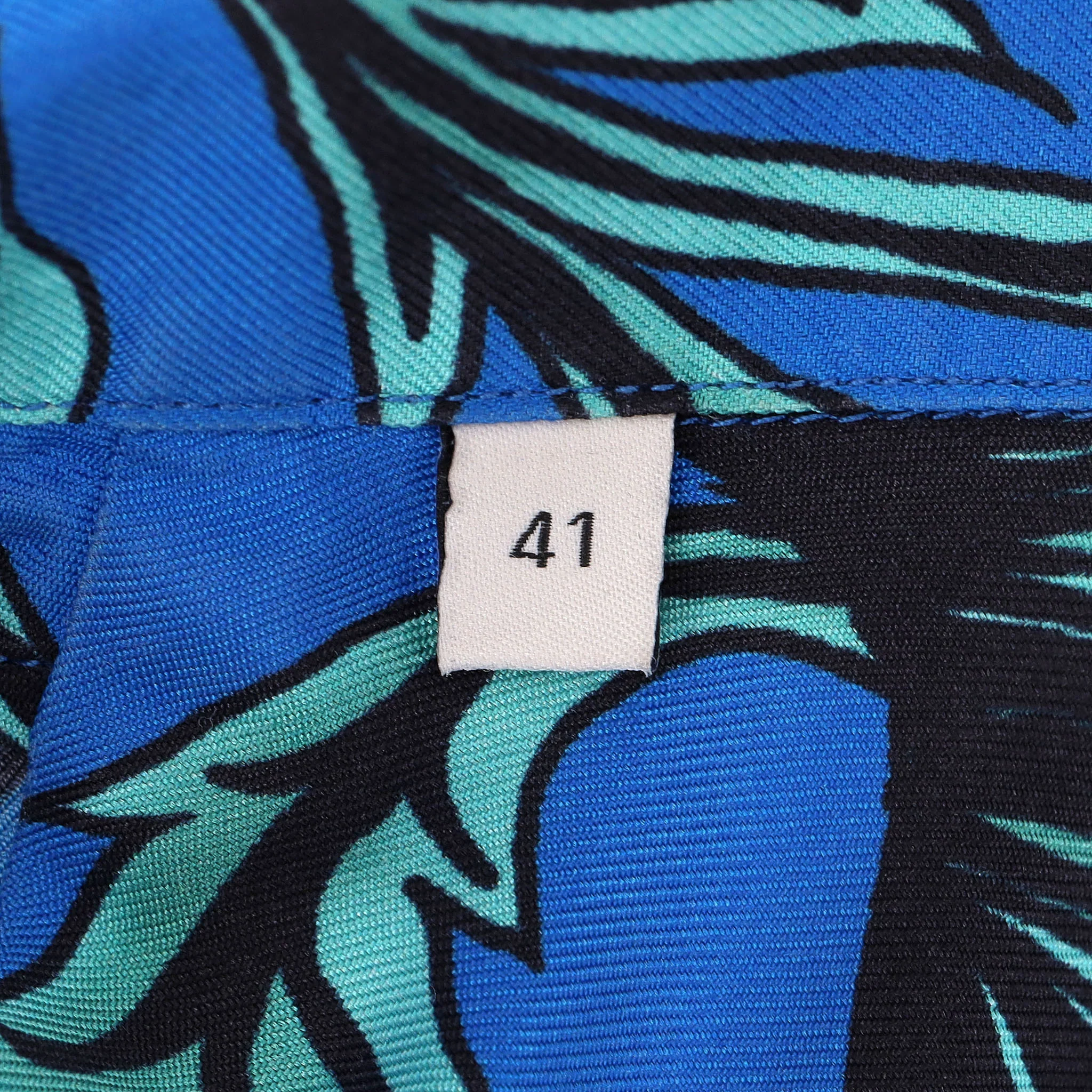 Givenchy Hawaiian Silk Shirt & Shorts Two-Piece Set. Size L - Image 13
