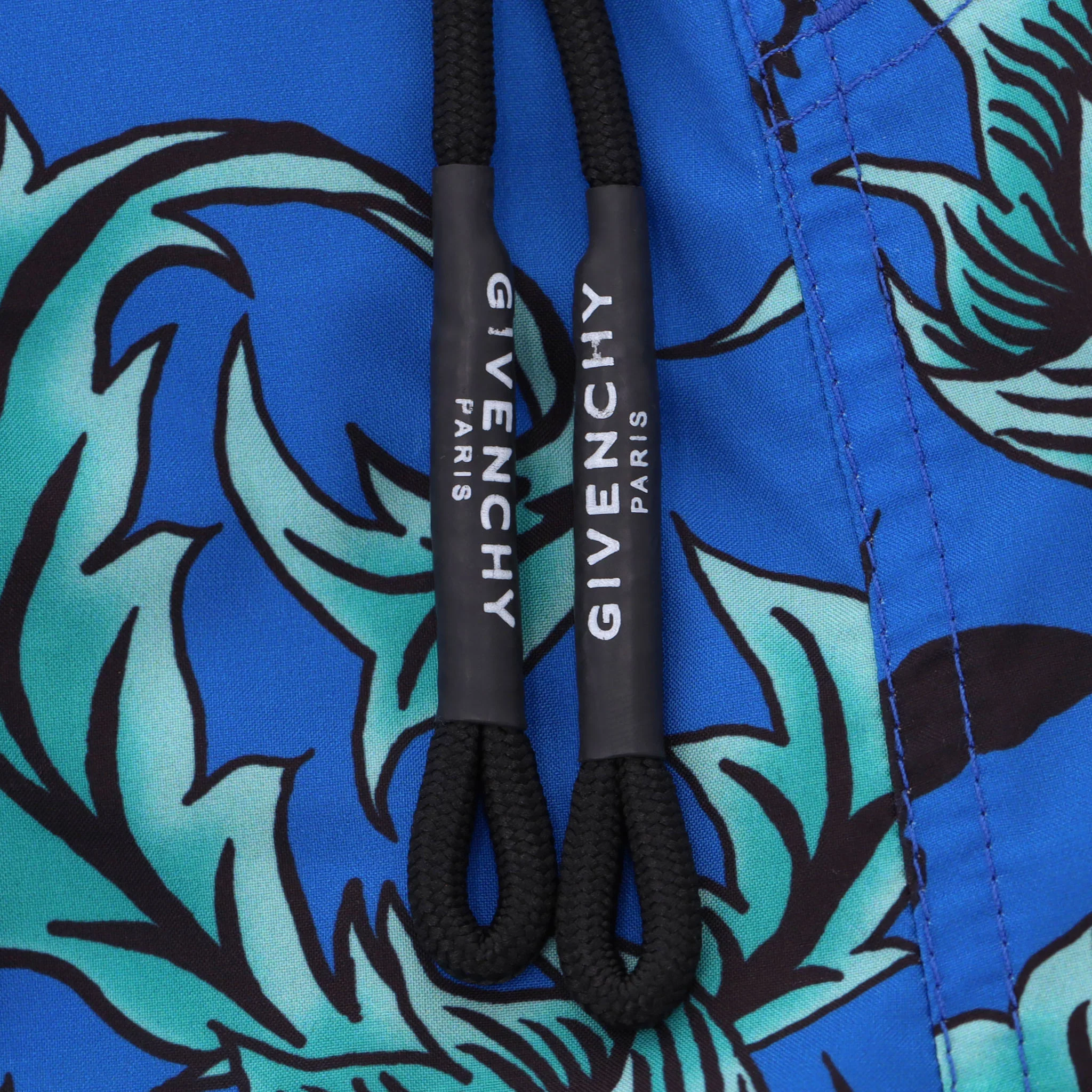 Givenchy Hawaiian Silk Shirt & Shorts Two-Piece Set. Size L - Image 7