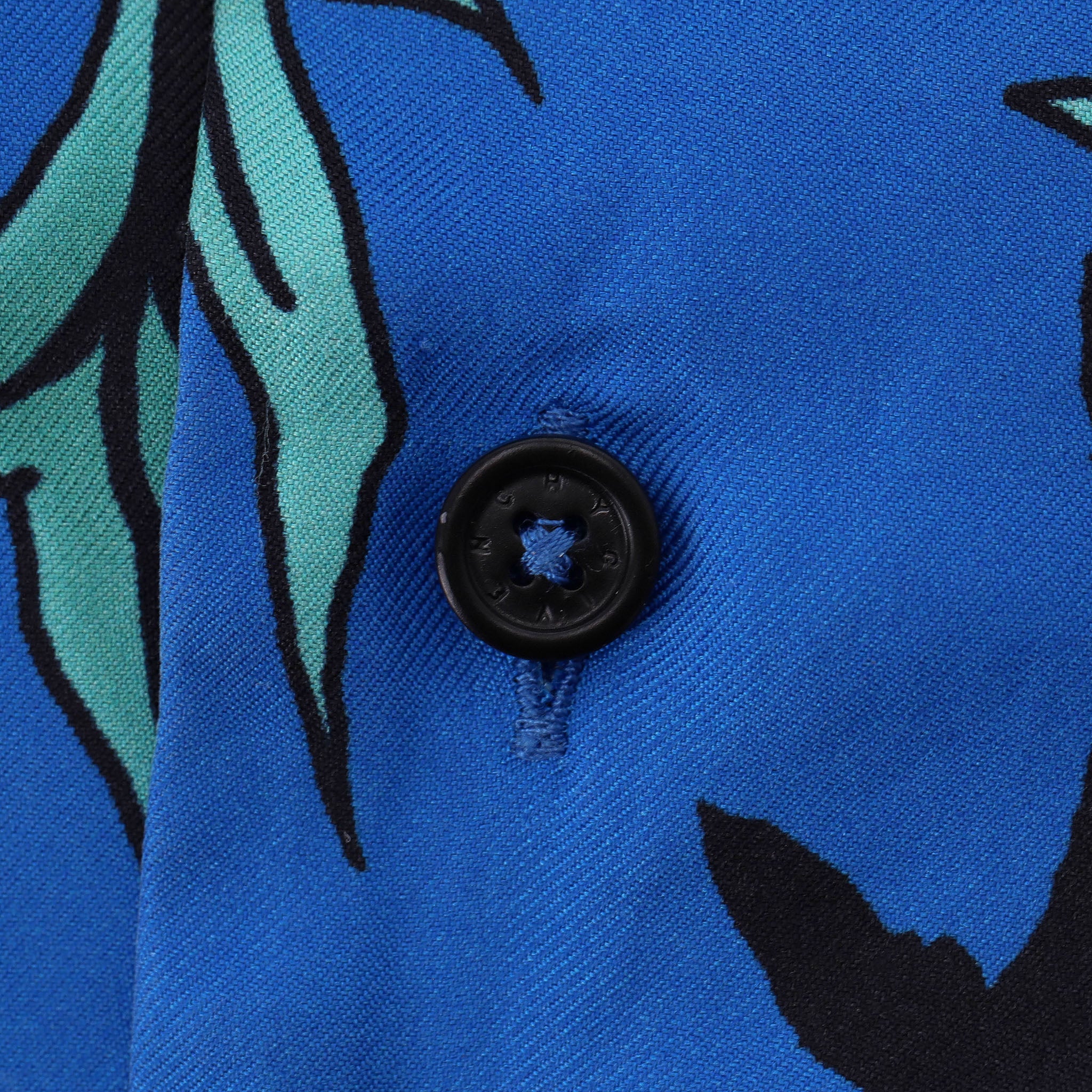 Givenchy Hawaiian Silk Shirt & Shorts Two-Piece Set. Size L - Image 8