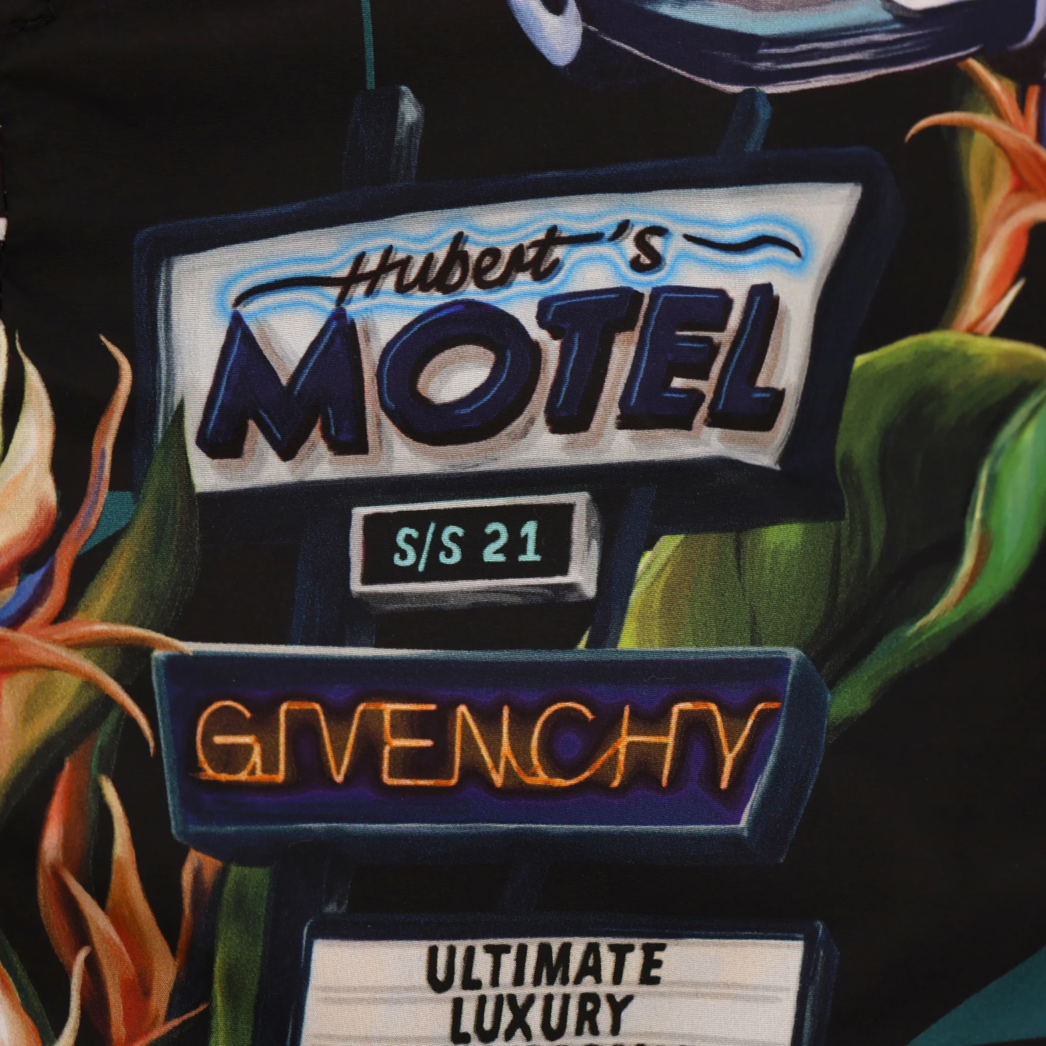 Givenchy Motel Print Reversible Hooded Nylon Jacket. Size 54FR - Image 9